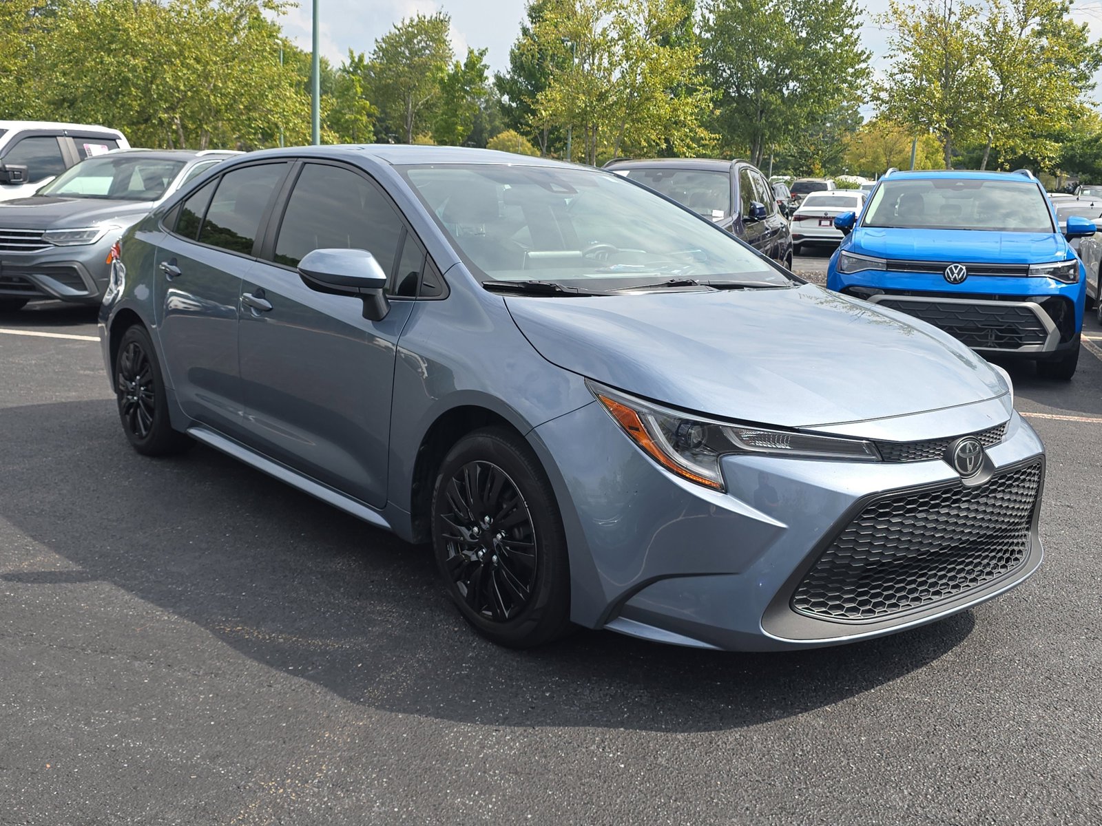 2020 Toyota Corolla LE photo 3