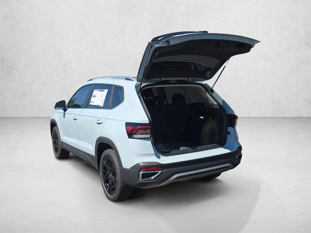 New 2026 Volkswagen Taos 1.5T SE SUV