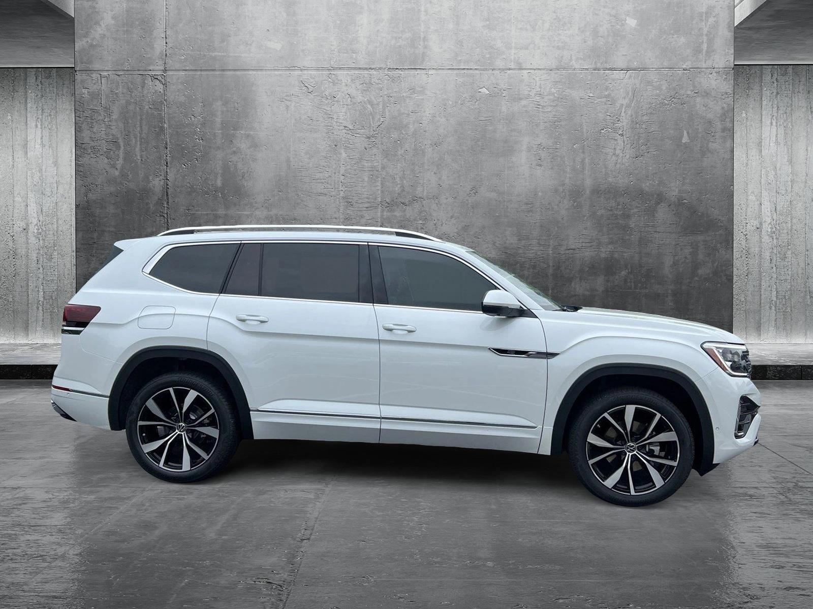 2025 Volkswagen Atlas SEL Premium R-Line photo 4