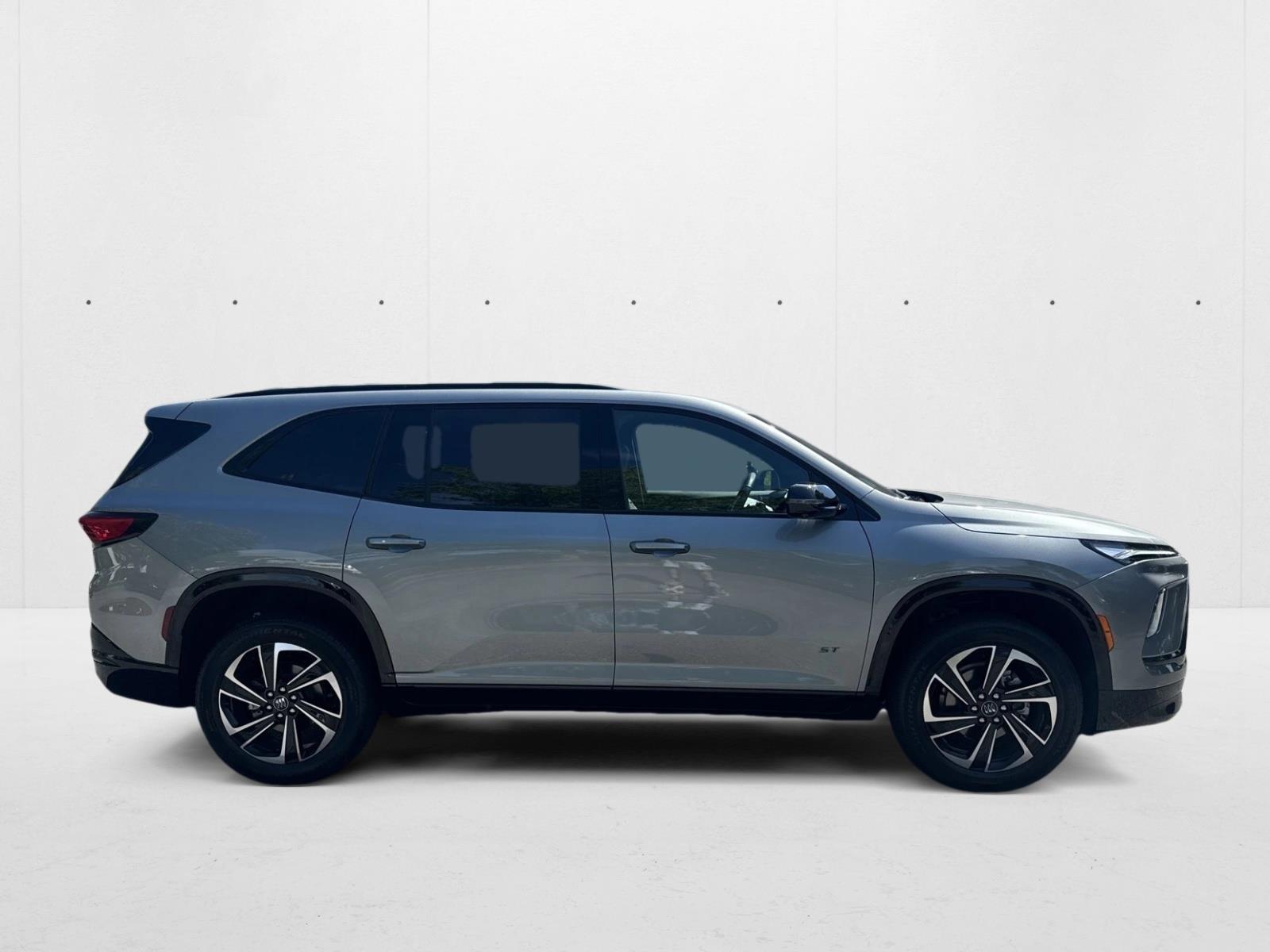 2025 Buick Enclave Sport Touring photo 4