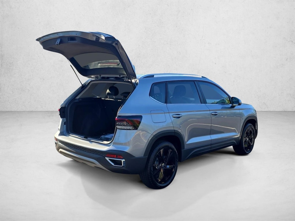 New 2025 Volkswagen Taos 1.5T SE SUV