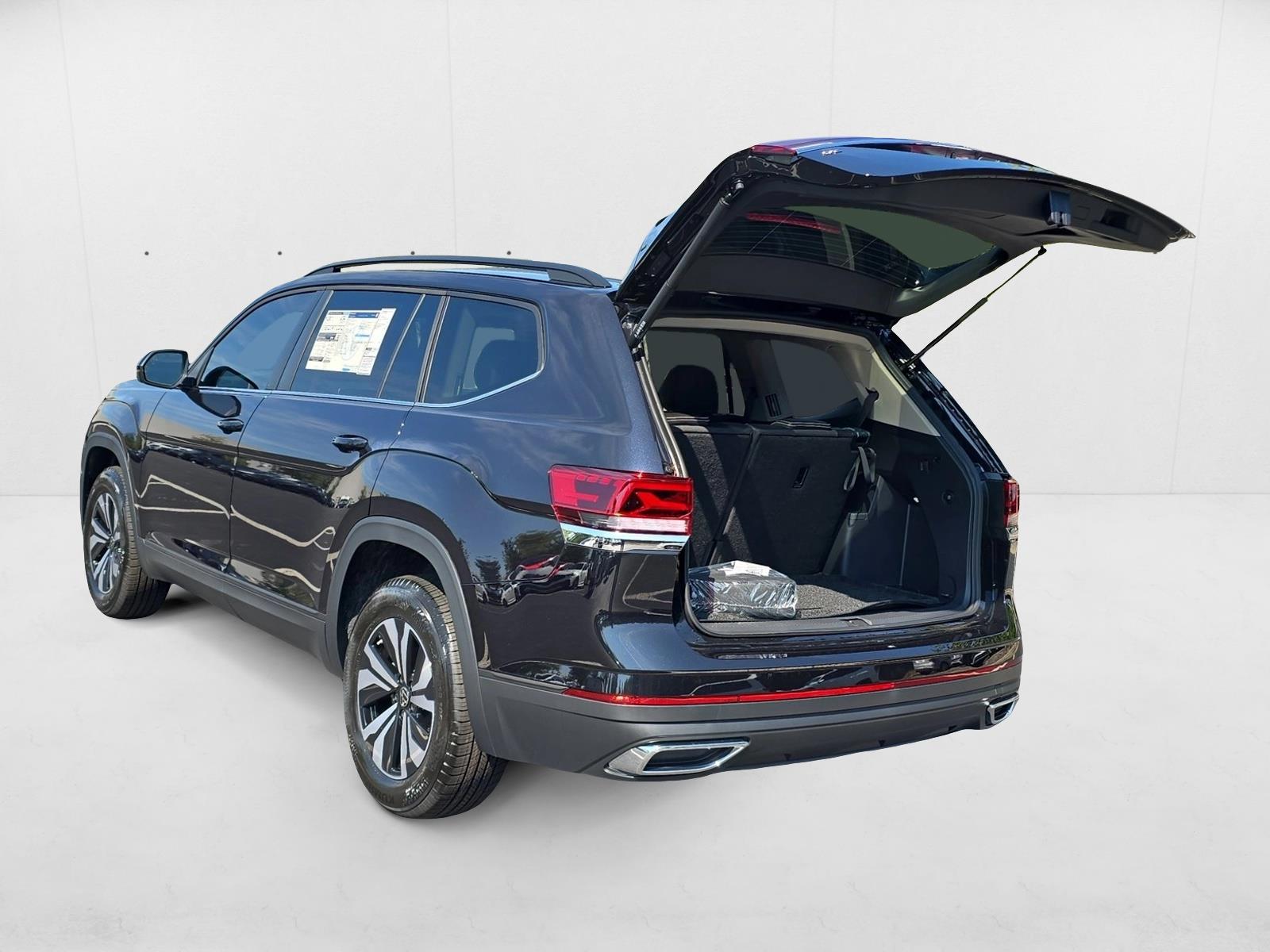 2026 Volkswagen Atlas SE photo 3