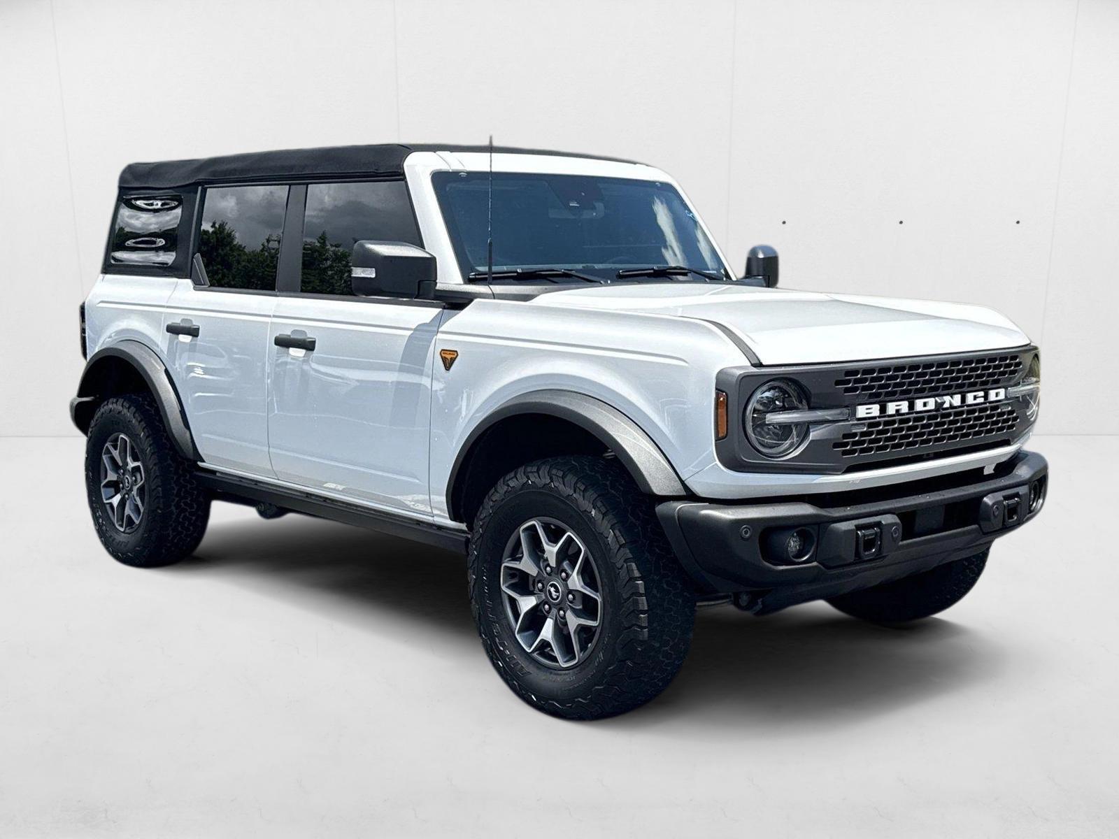 2023 Ford Bronco Badlands photo 3