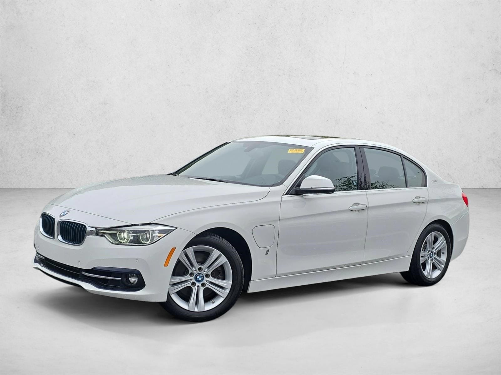 2018 BMW 3 Series 330e