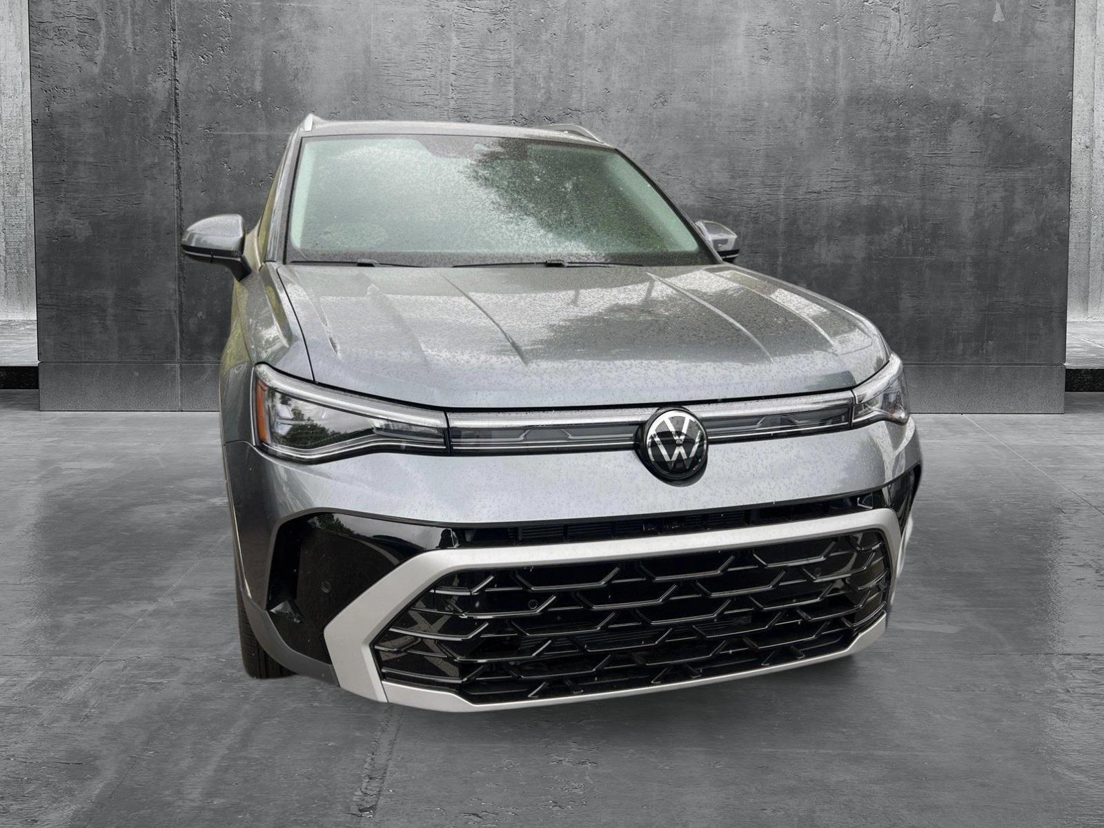 2025 Volkswagen Taos SEL photo 2