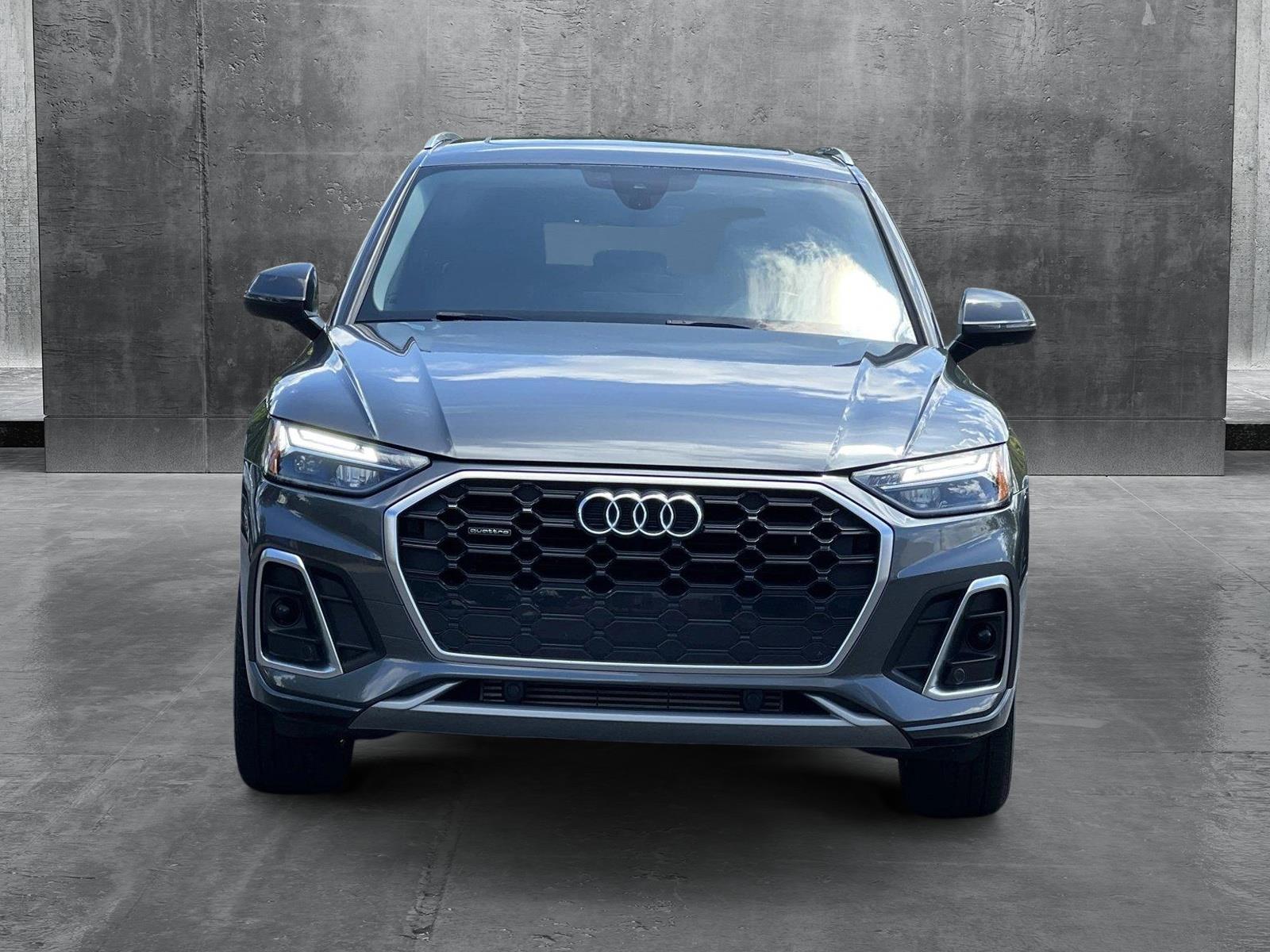 2022 Audi Q5 S line Premium photo 2