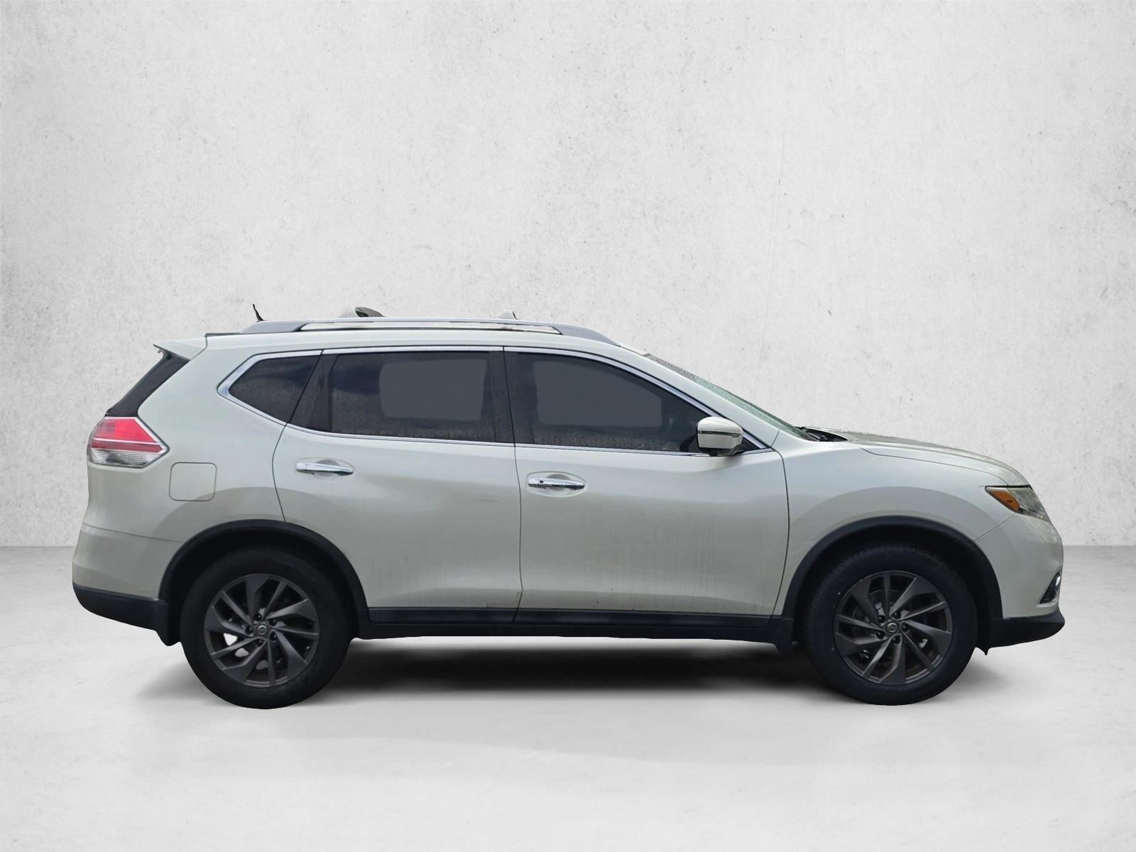 2016 Nissan Rogue SL photo 3