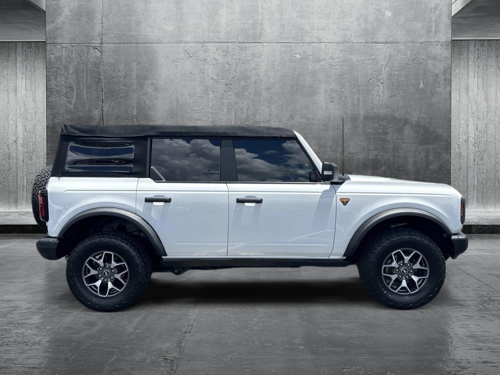2023 Ford Bronco Badlands photo 4