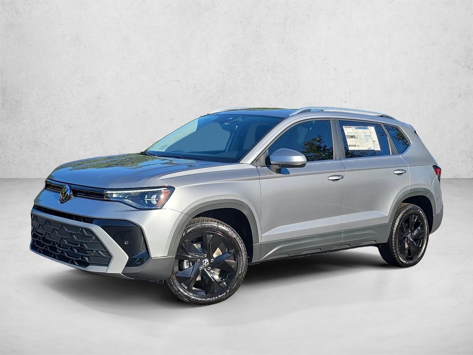 2025 Volkswagen Taos SE's photo