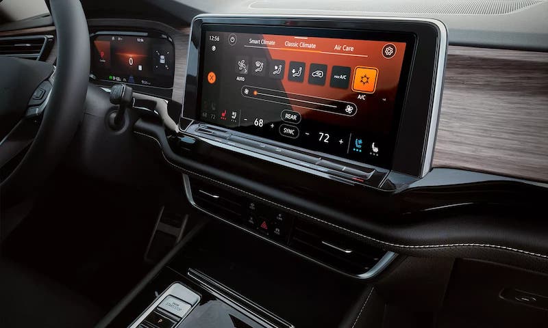 2024 VW Atlas Climatronic® three-zone automatic climate control