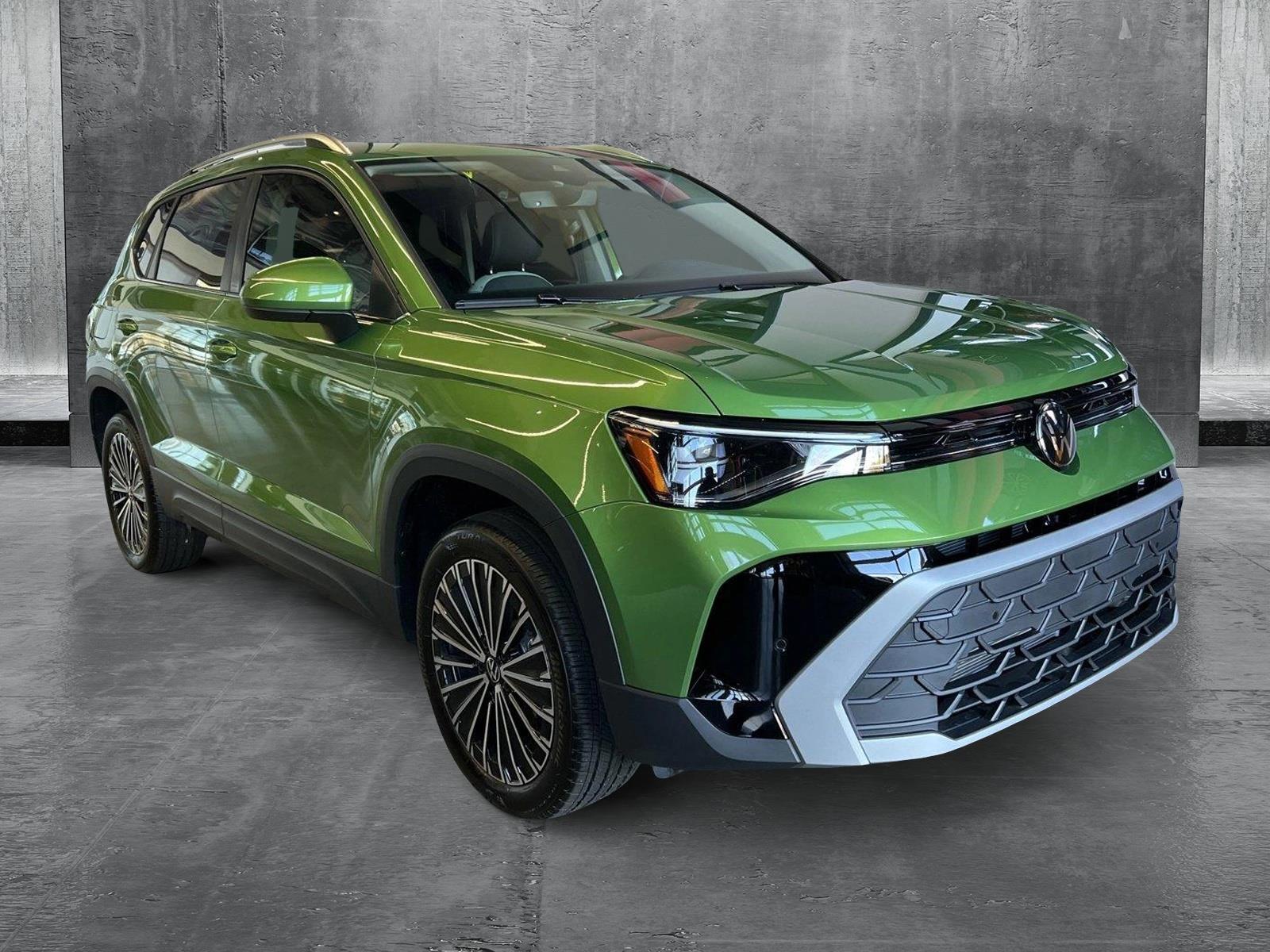 2025 Volkswagen Taos SE photo 3