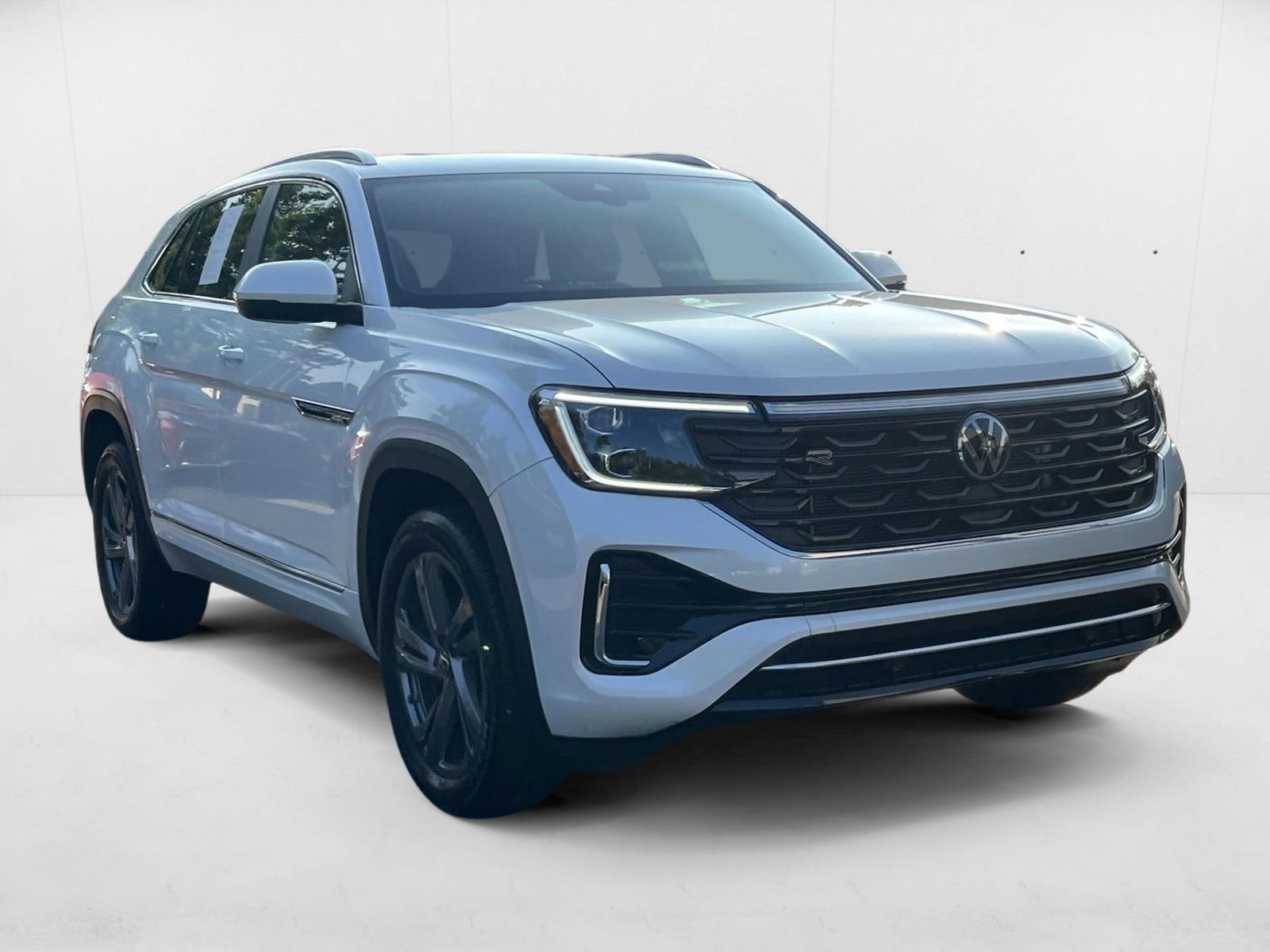 2024 Volkswagen Atlas Cross Sport SEL R-Line photo 2