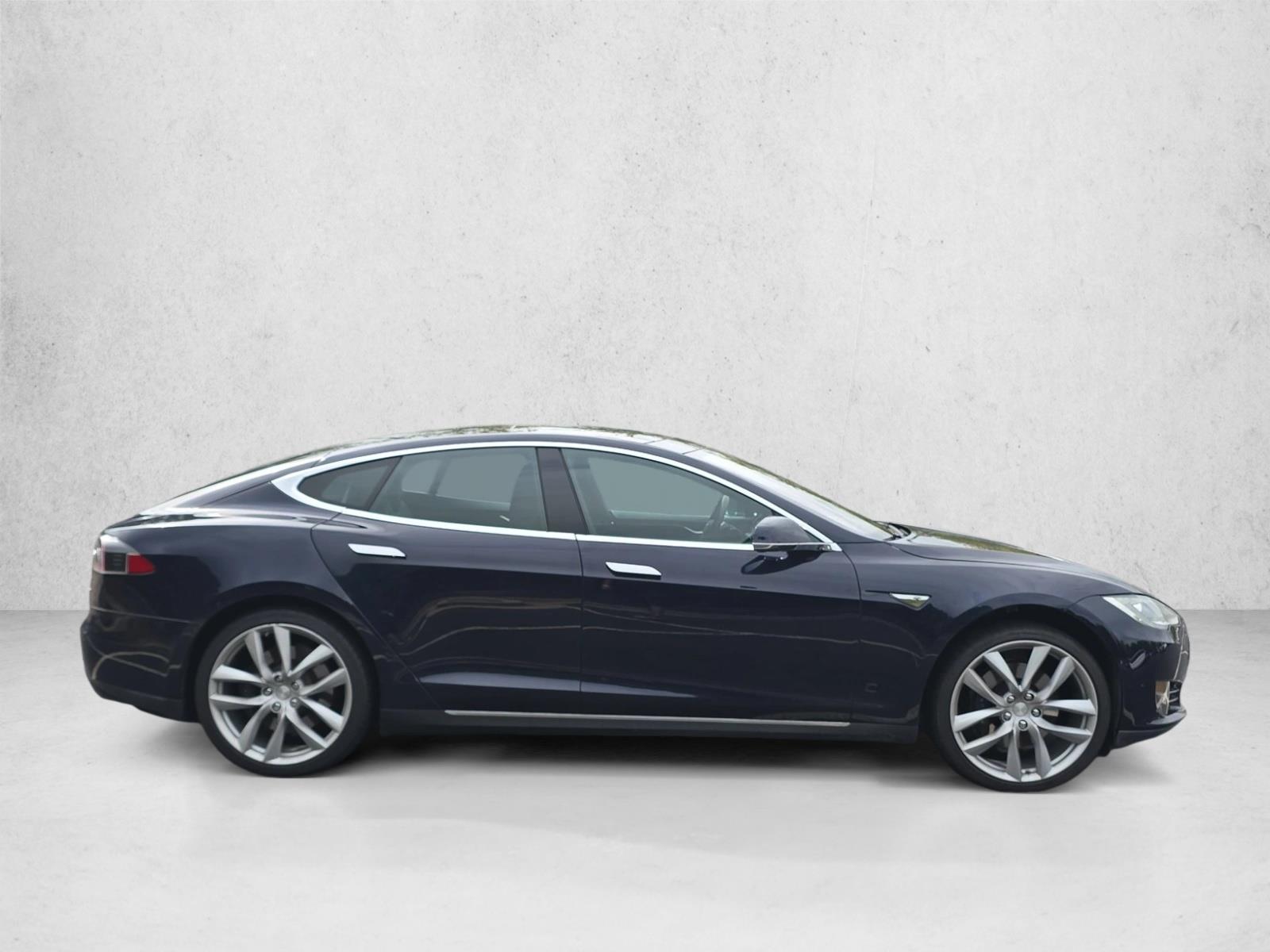 2015 Tesla Model S 85D photo 4