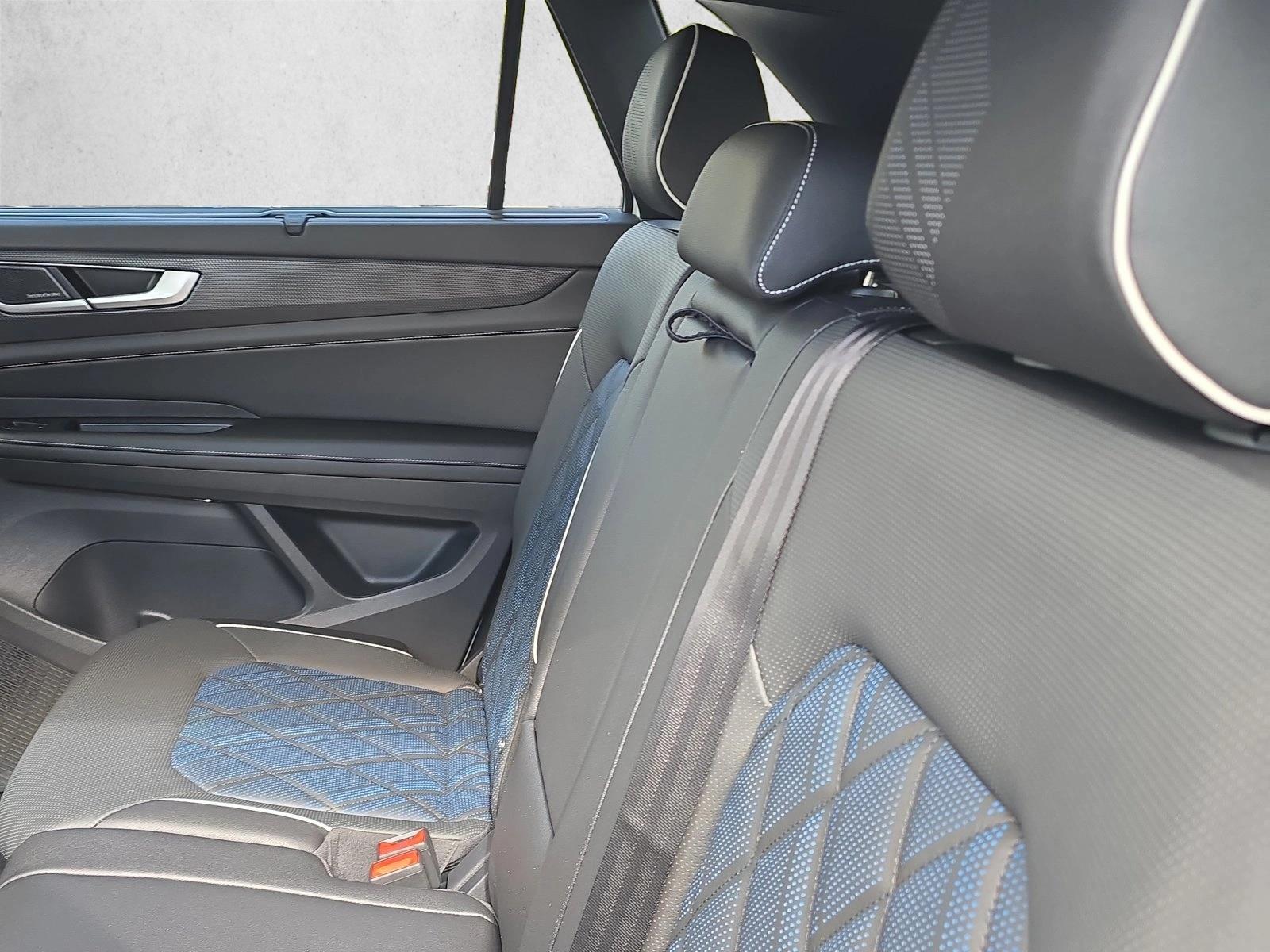 2026 Volkswagen Atlas Cross Sport SEL Premium R-LINE - Photo 13