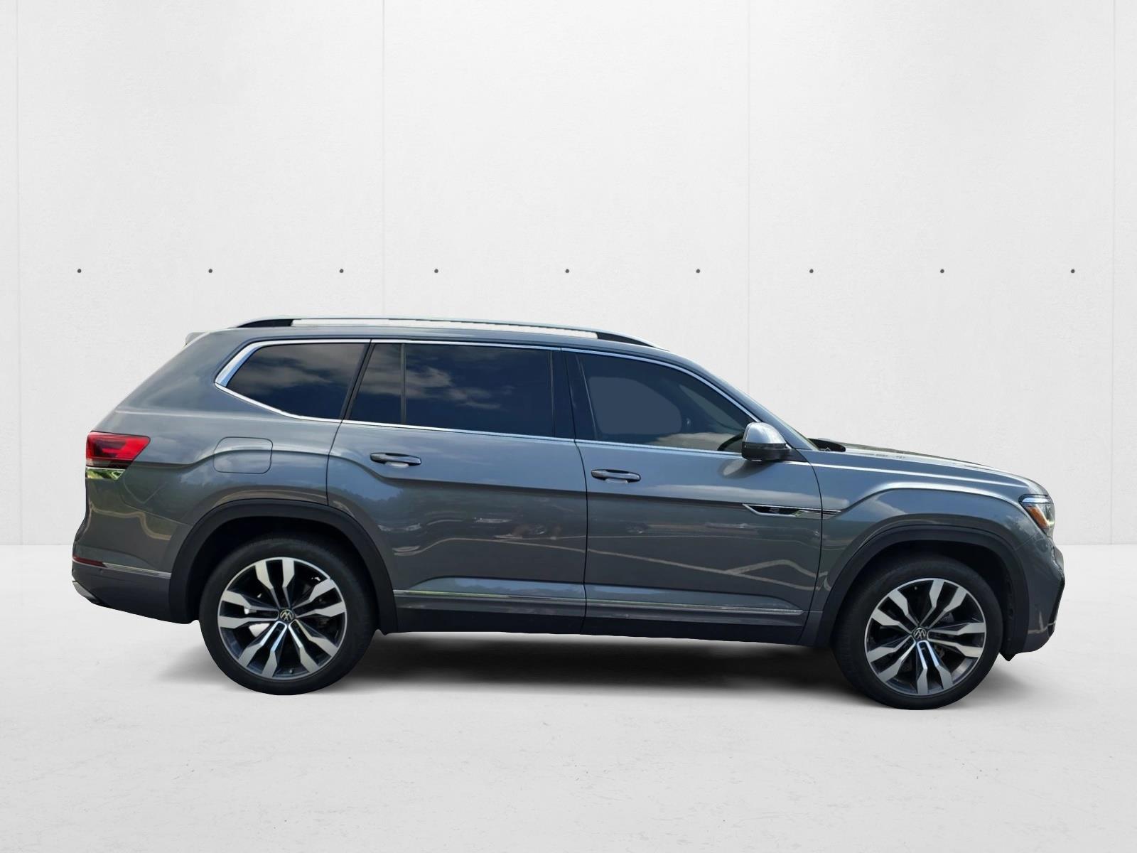 2022 Volkswagen Atlas V6 SEL Premium R-Line photo 3