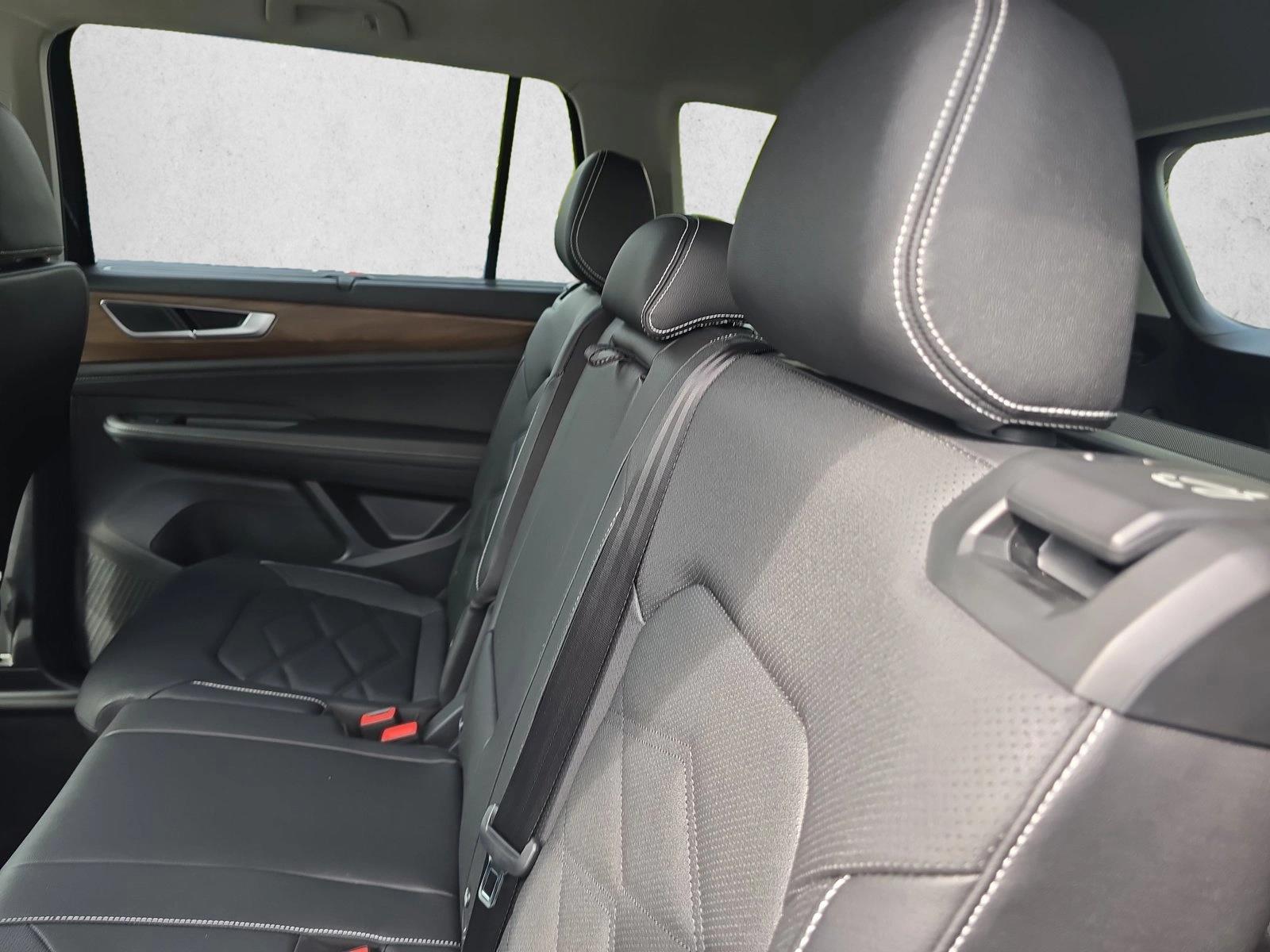 2026 Volkswagen Atlas SE w/Tech - Photo 17