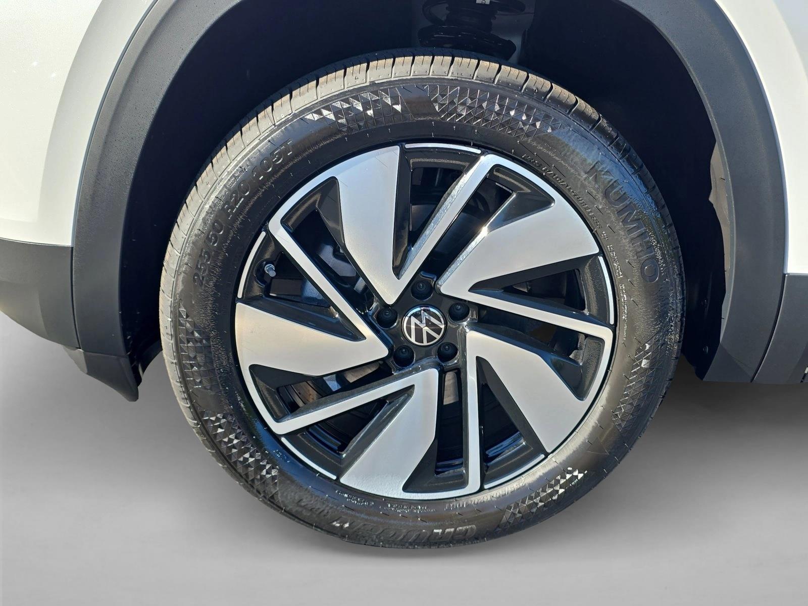 2026 Volkswagen Atlas SE w/Tech - Photo 9