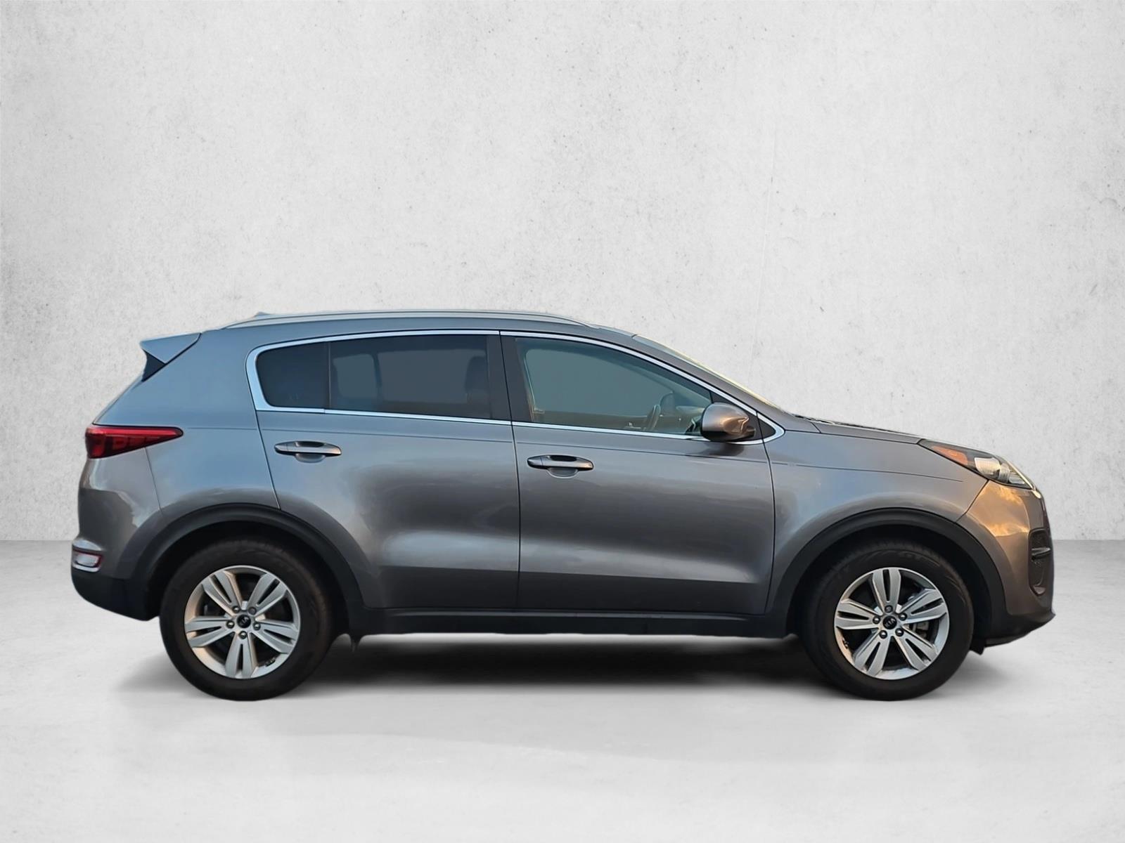 2017 Kia Sportage LX photo 3