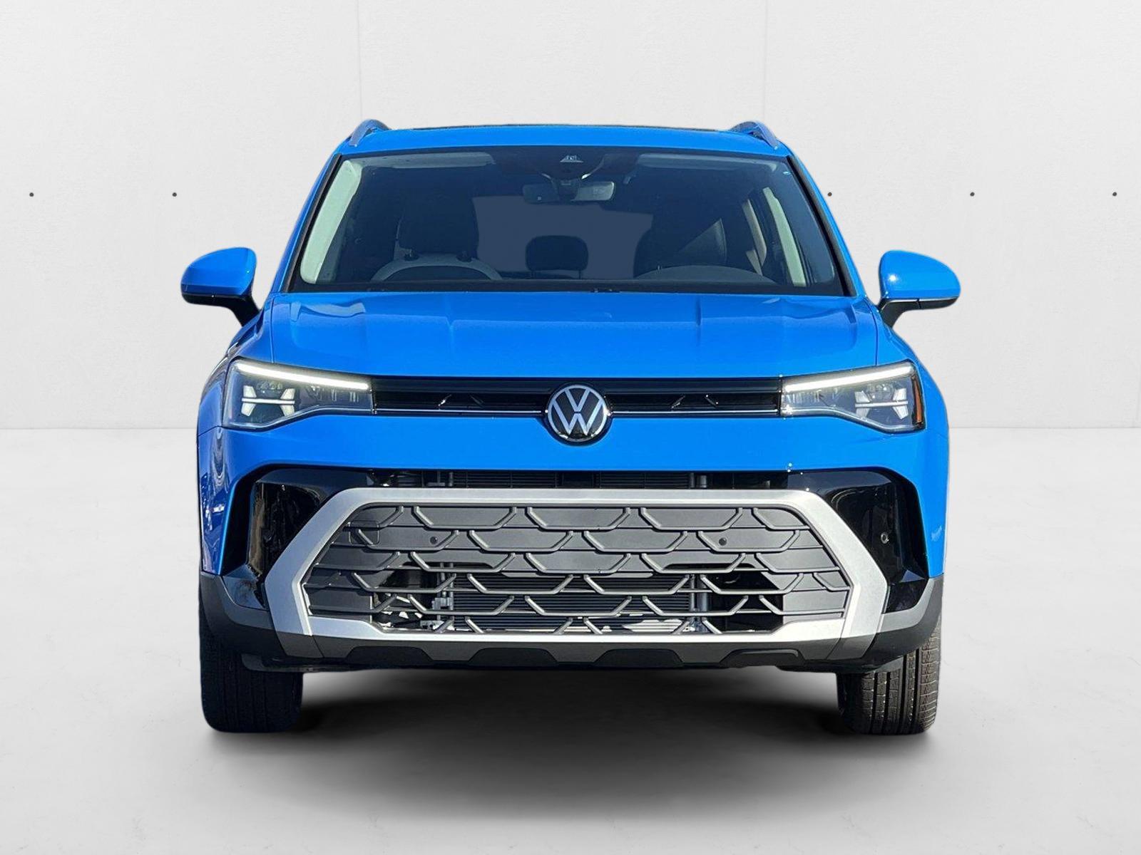 2025 Volkswagen Taos SE photo 2