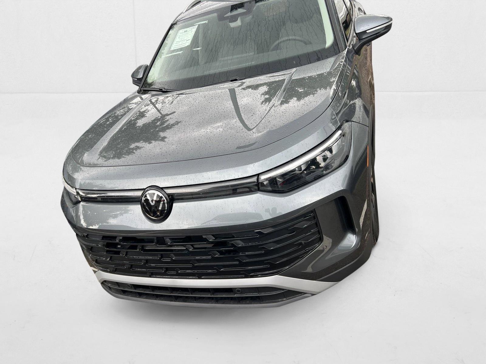 2025 Volkswagen Tiguan S photo 2
