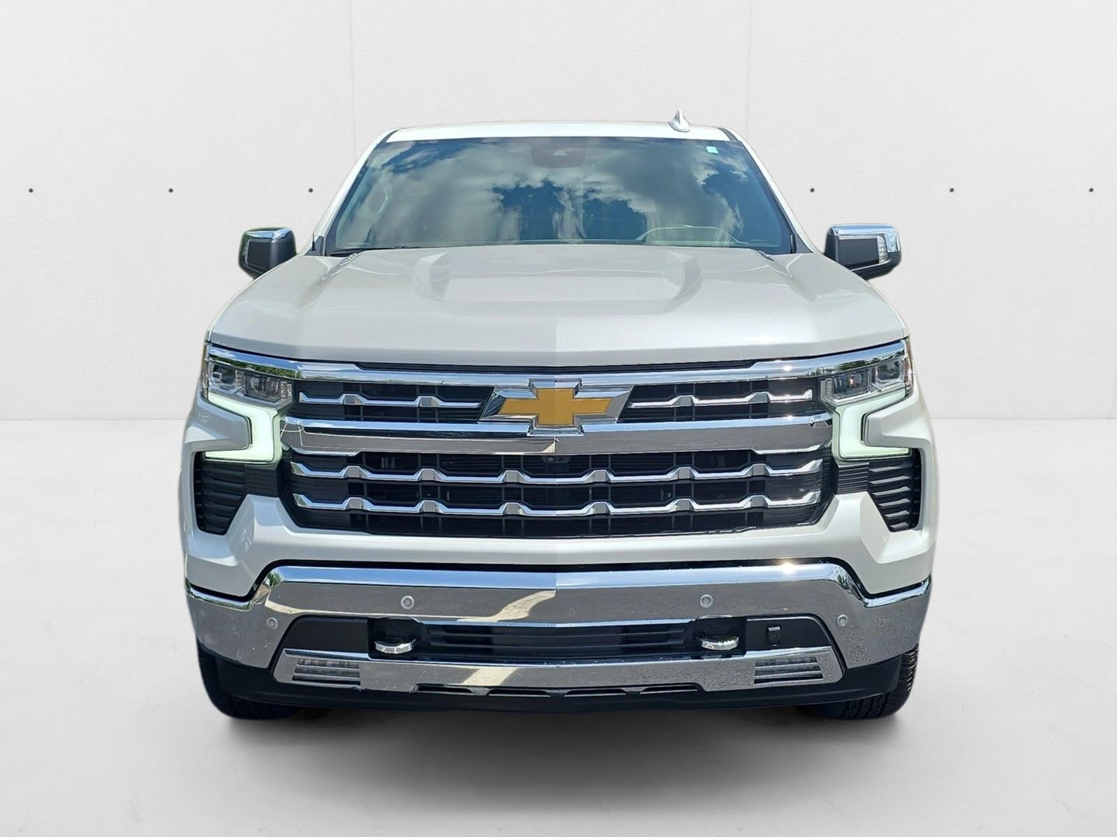 2023 Chevrolet Silverado 1500 LTZ photo 2