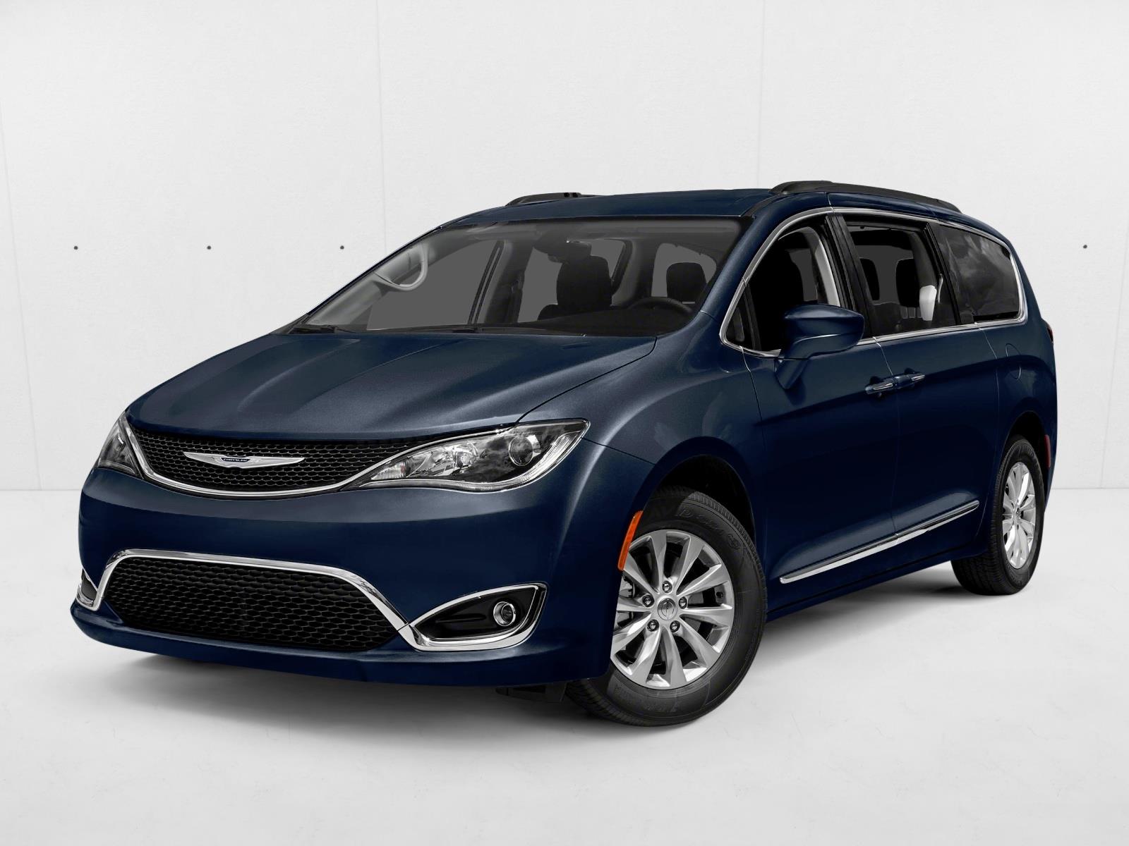 2018 Chrysler Pacifica Limited's photo