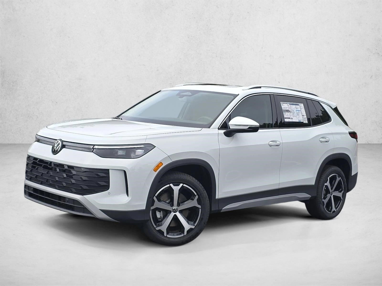 2026 Volkswagen Tiguan SE's photo