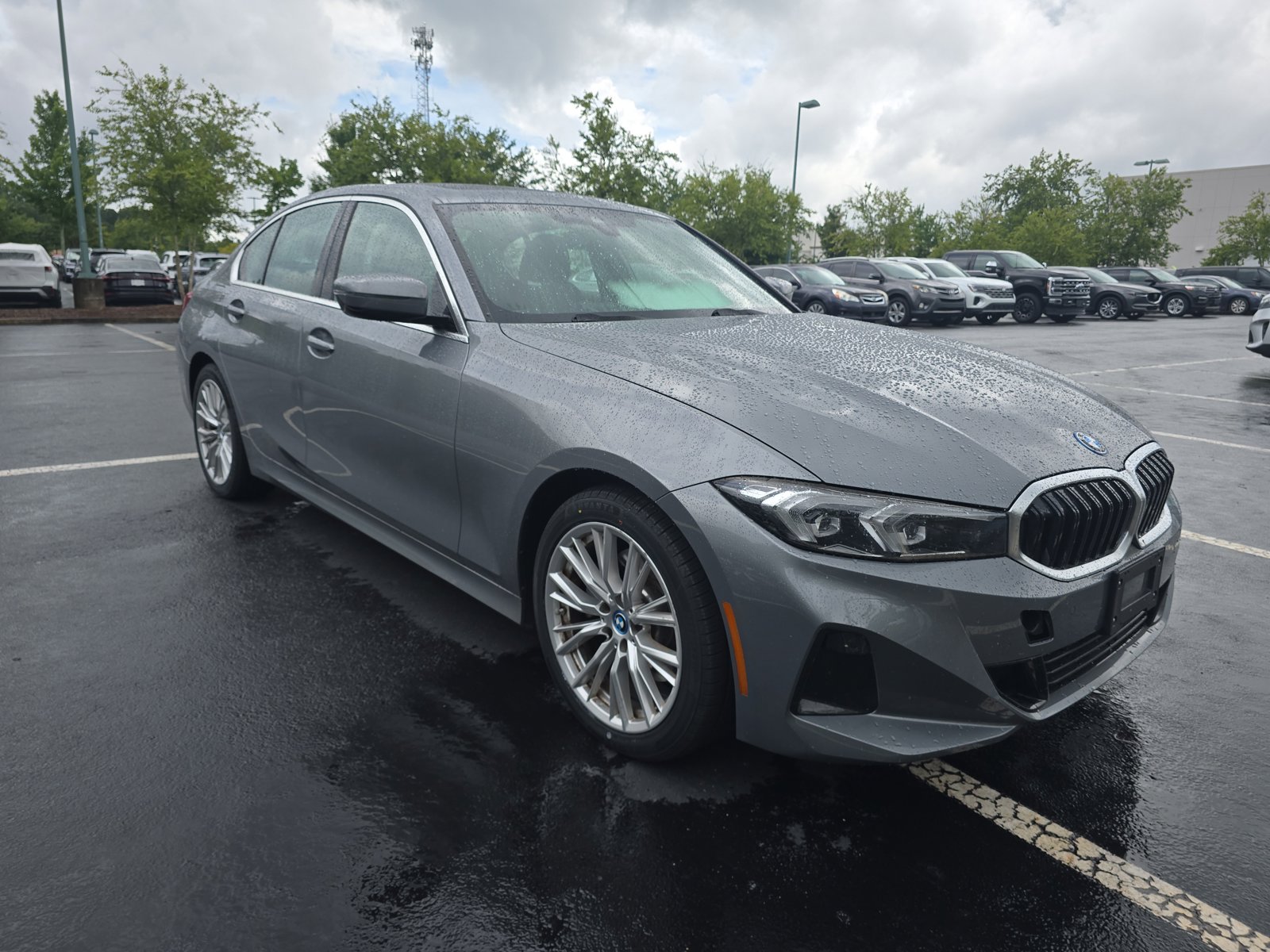 2024 Bmw 330e photo 3