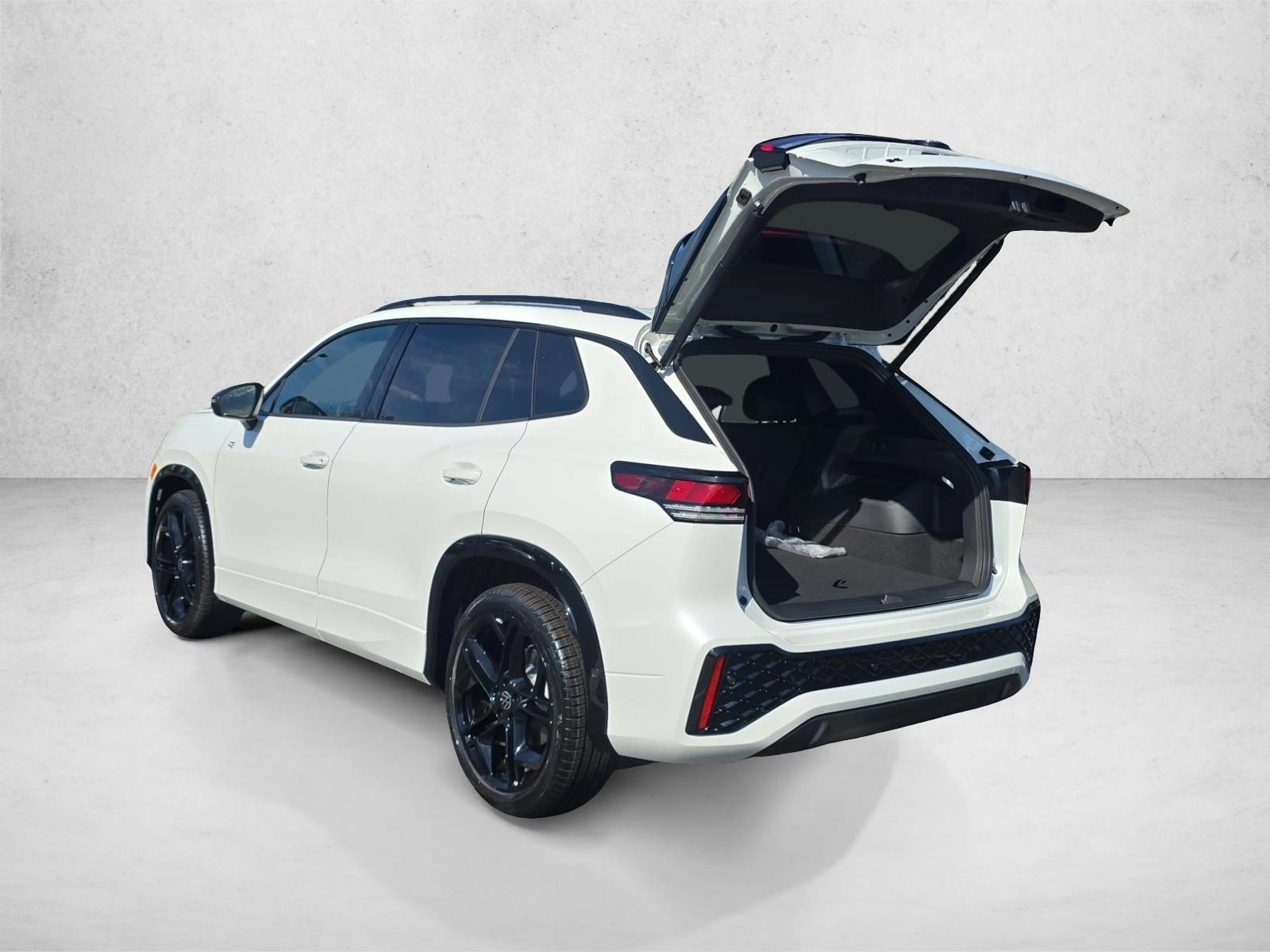 2026 Volkswagen Tiguan SE R-Line Black photo 3