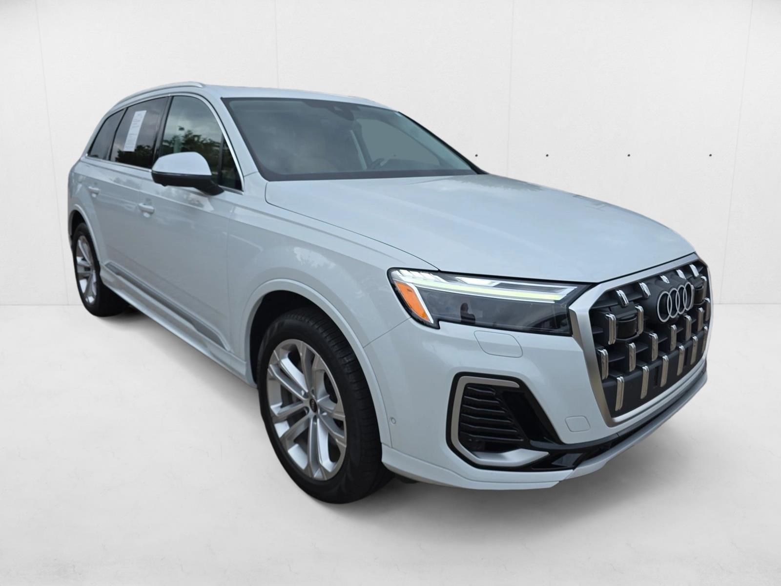 2025 Audi Q7 Premium Plus photo 3