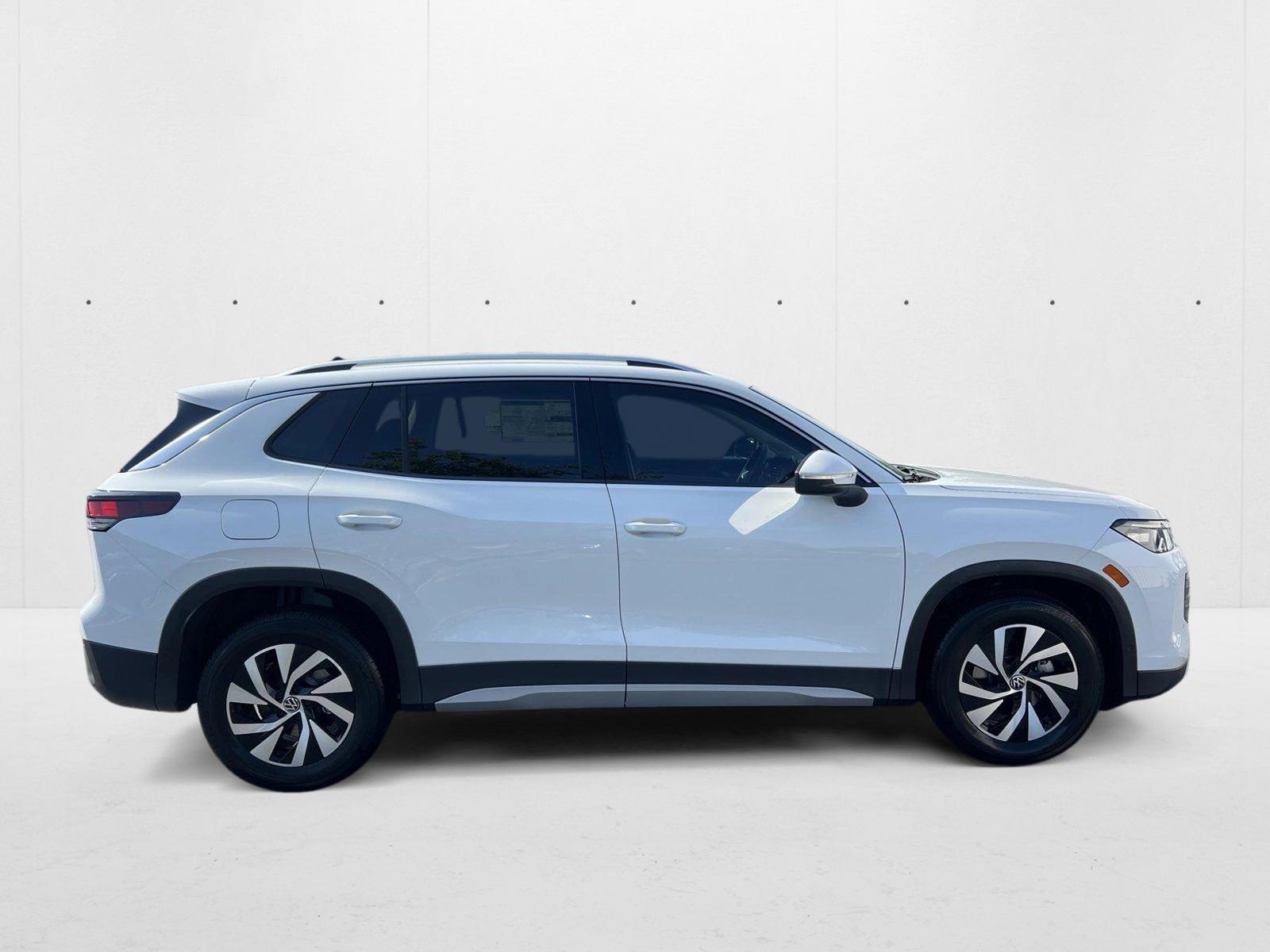 2025 Volkswagen Tiguan S photo 2