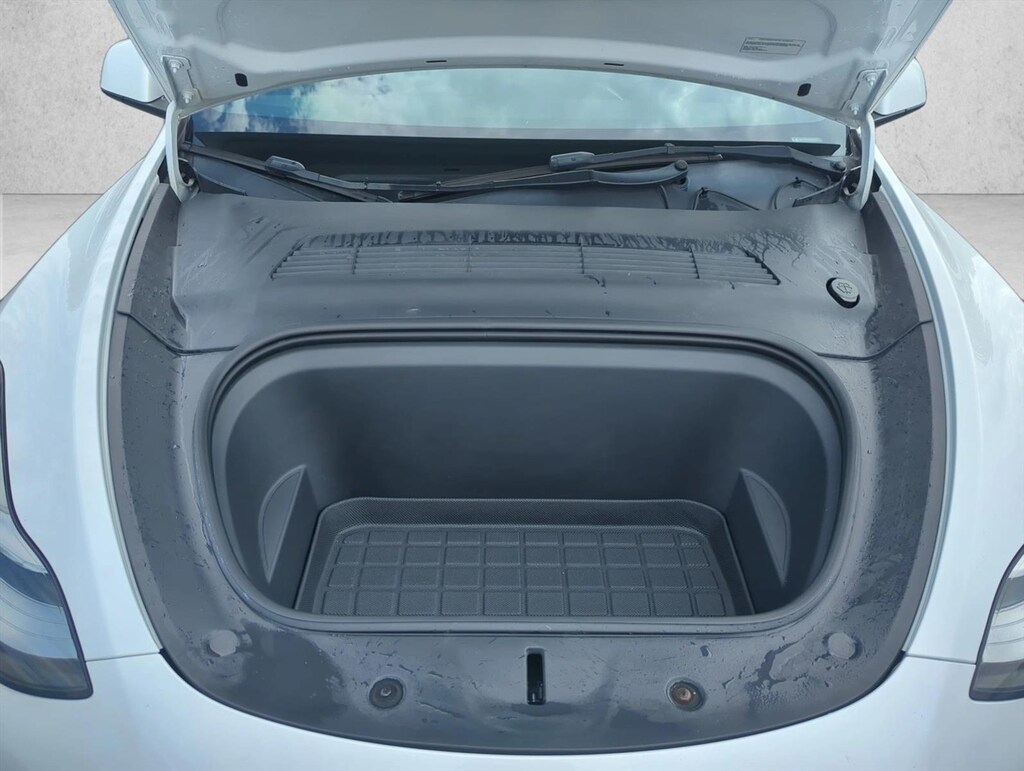 Used 2023 Tesla Model Y Long Range SUV