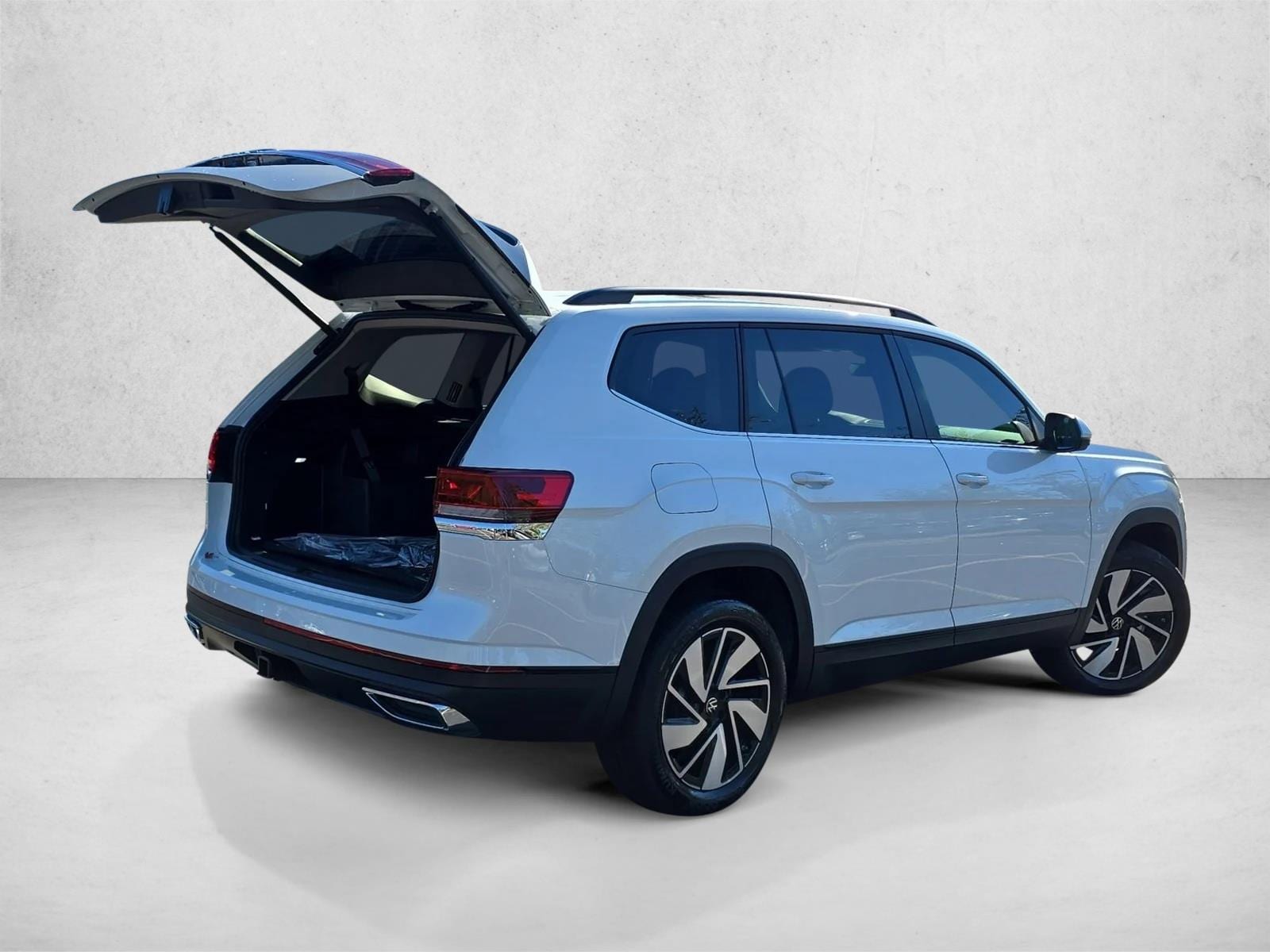 2026 Volkswagen Atlas SE w/Tech - Photo 18
