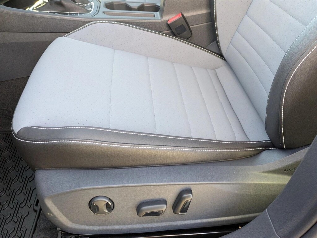 New 2026 Volkswagen Jetta 1.5T SE Sedan