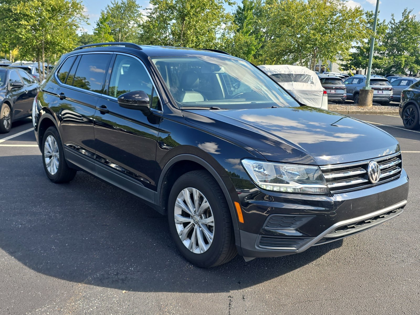 2019 Volkswagen Tiguan SE photo 3