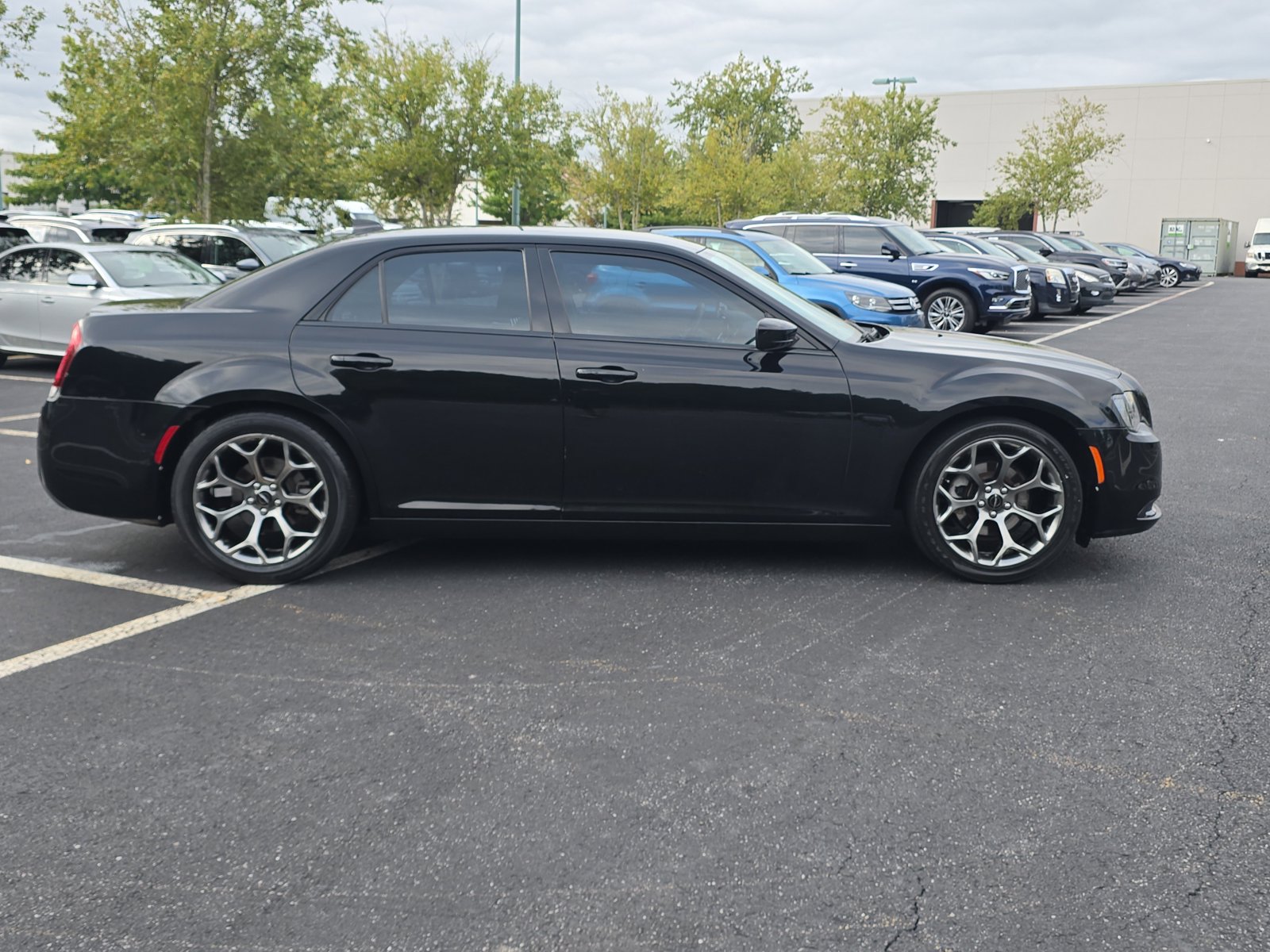 2018 Chrysler 300 Touring photo 4