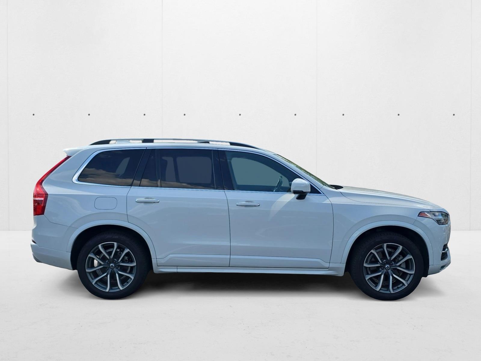 2019 Volvo XC90 Momentum photo 4