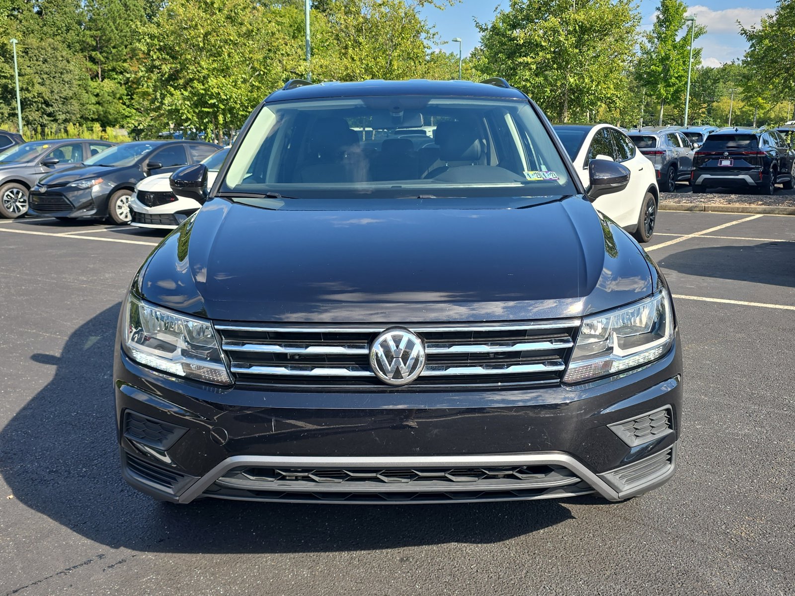 2019 Volkswagen Tiguan SE photo 2