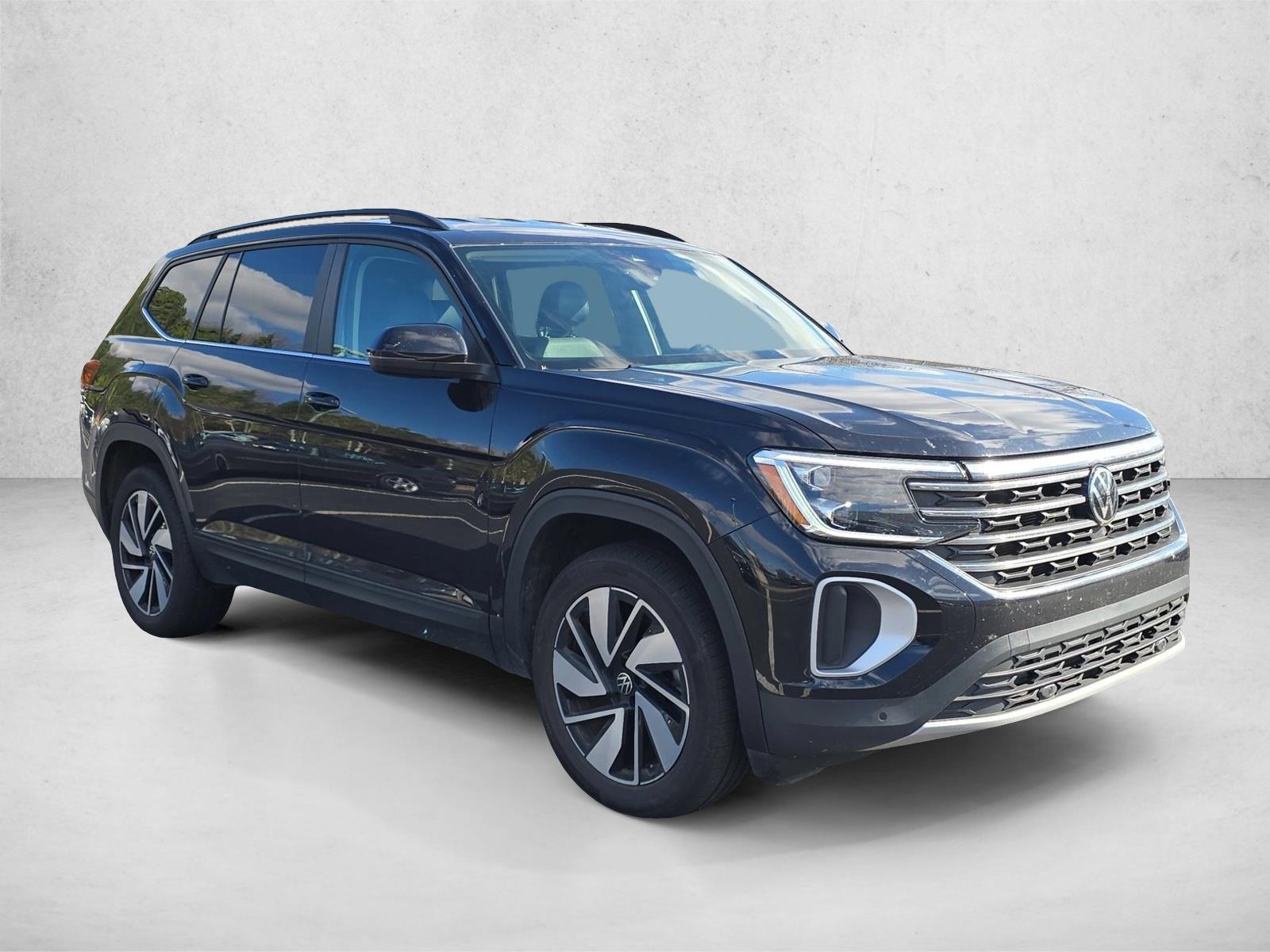 2024 Volkswagen Atlas SE Technology photo 3