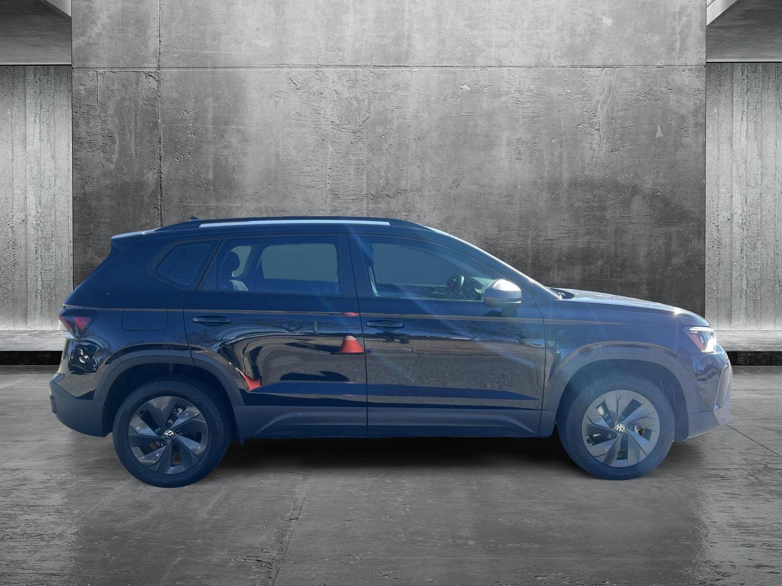 2025 Volkswagen Taos S photo 4