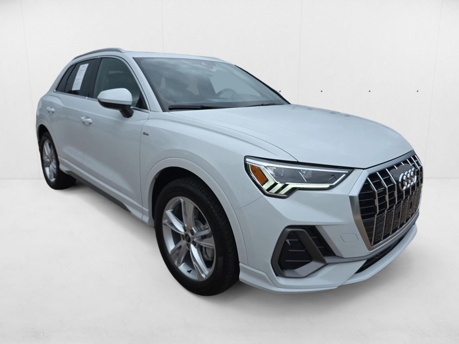 2024 Audi Q3 S line Premium Plus photo 3