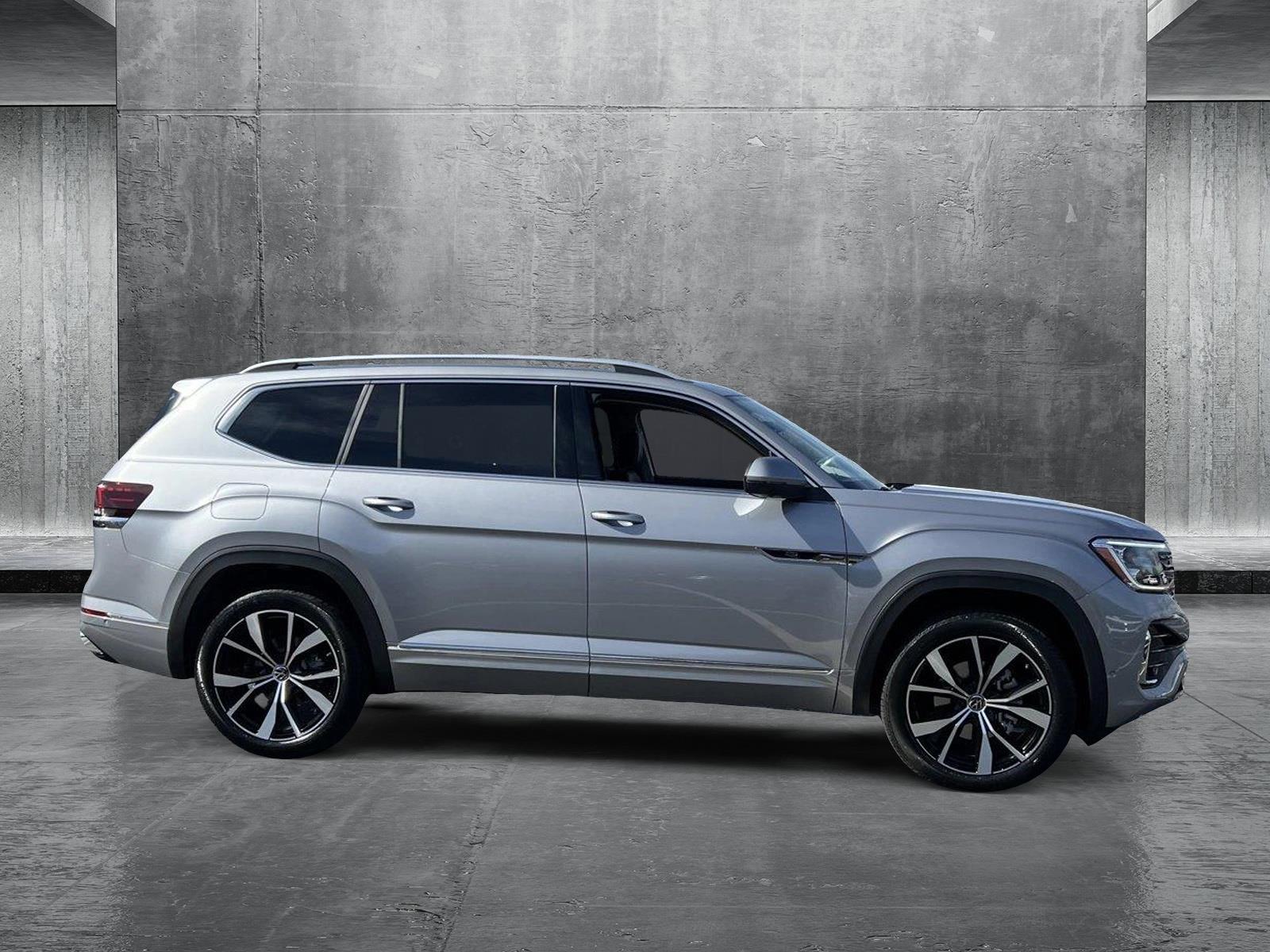 2025 Volkswagen Atlas SEL Premium R-Line photo 4