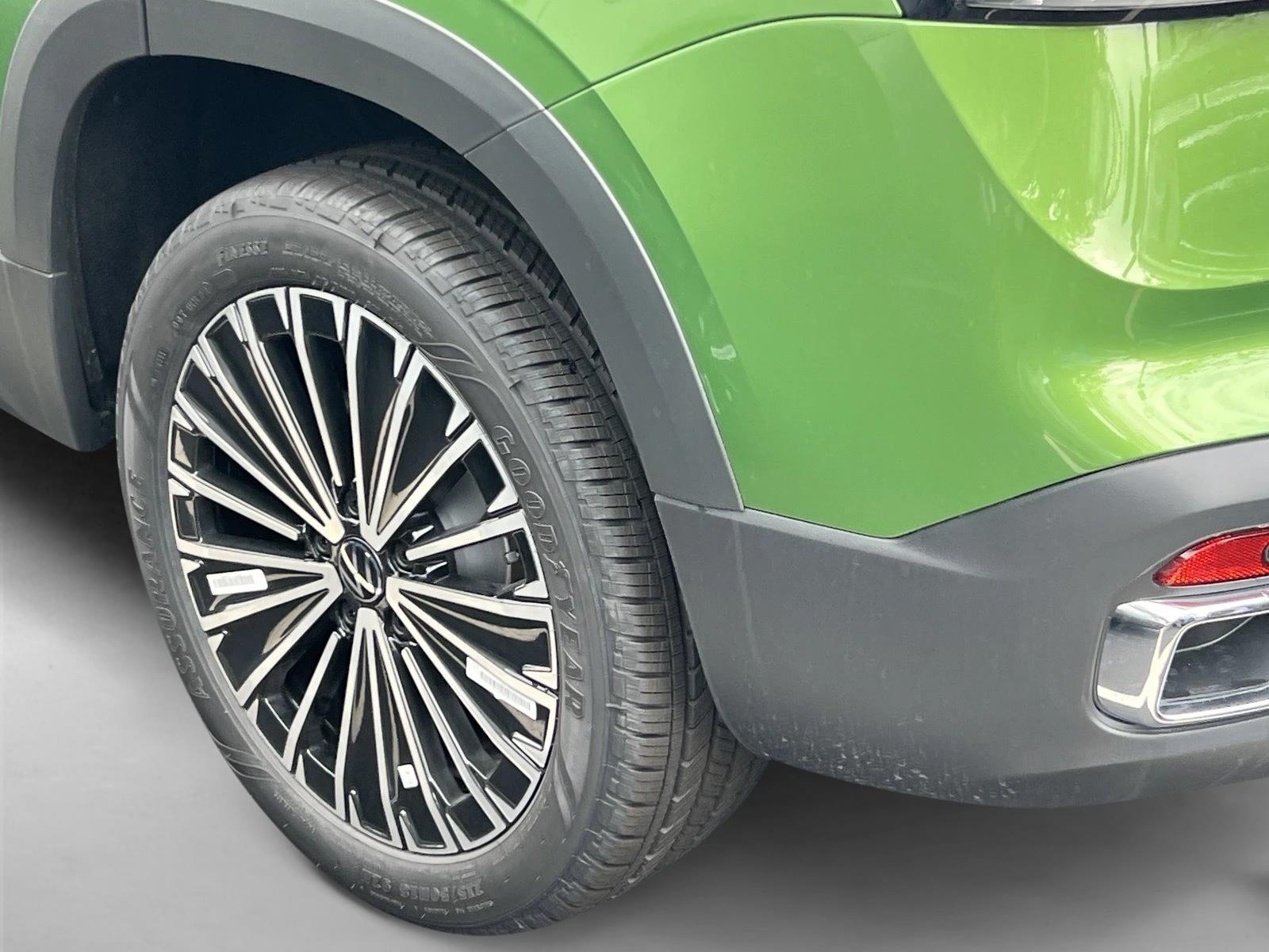 2025 Volkswagen Taos SE - Photo 15