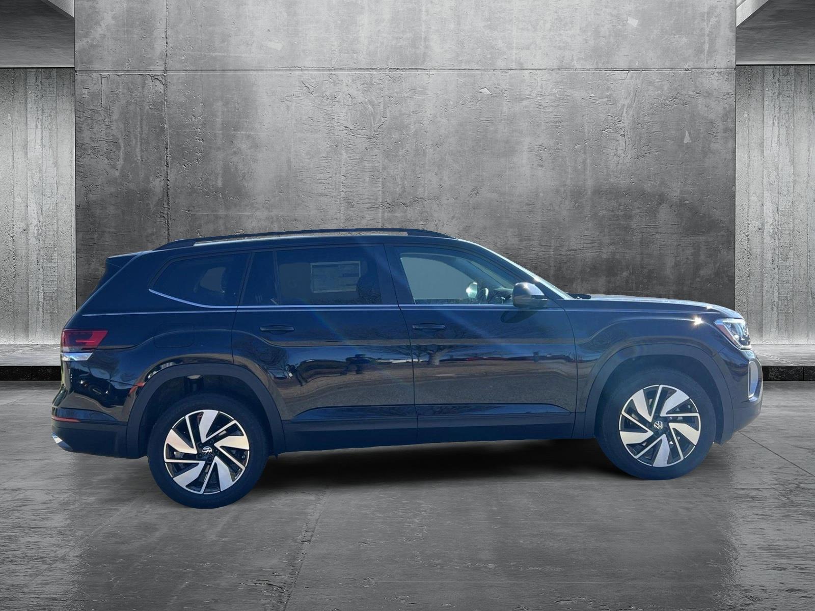2025 Volkswagen Atlas SE Technology photo 4