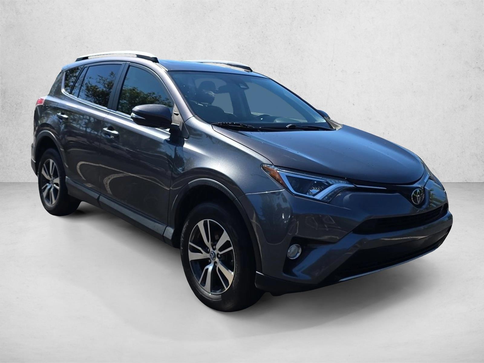 2018 Toyota RAV4 XLE photo 3