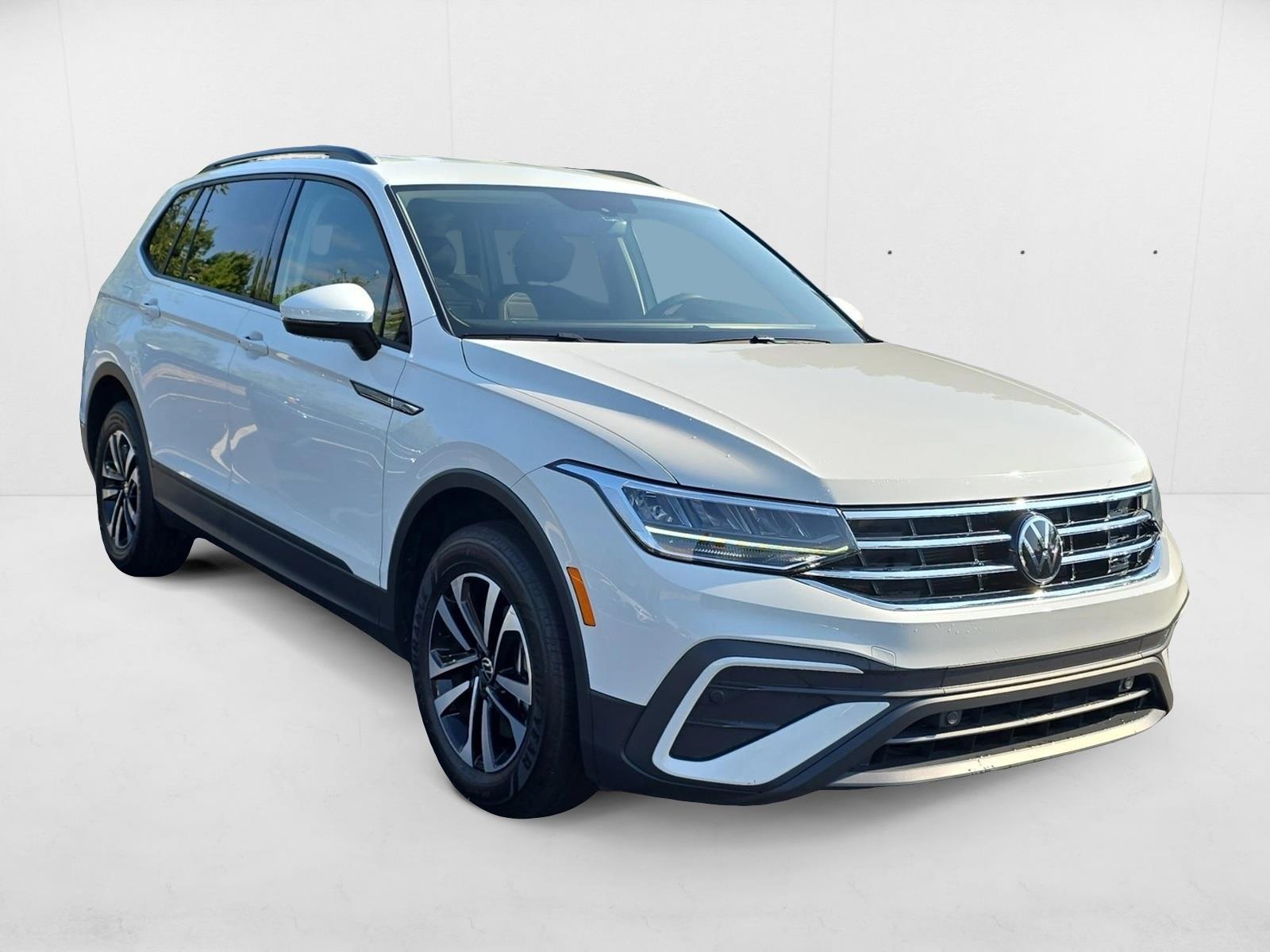 2023 Volkswagen Tiguan S photo 3
