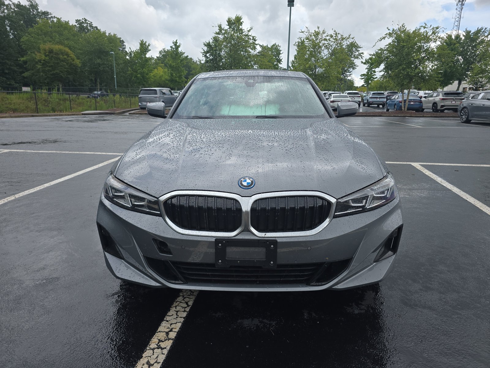 2024 Bmw 330e photo 2