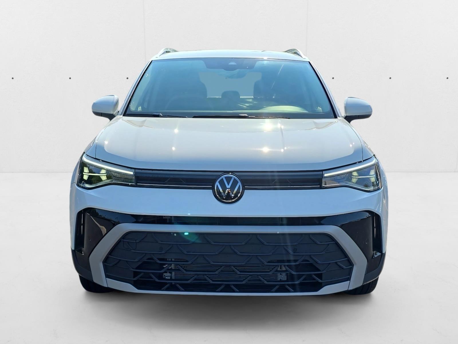 2025 Volkswagen Taos SE photo 2