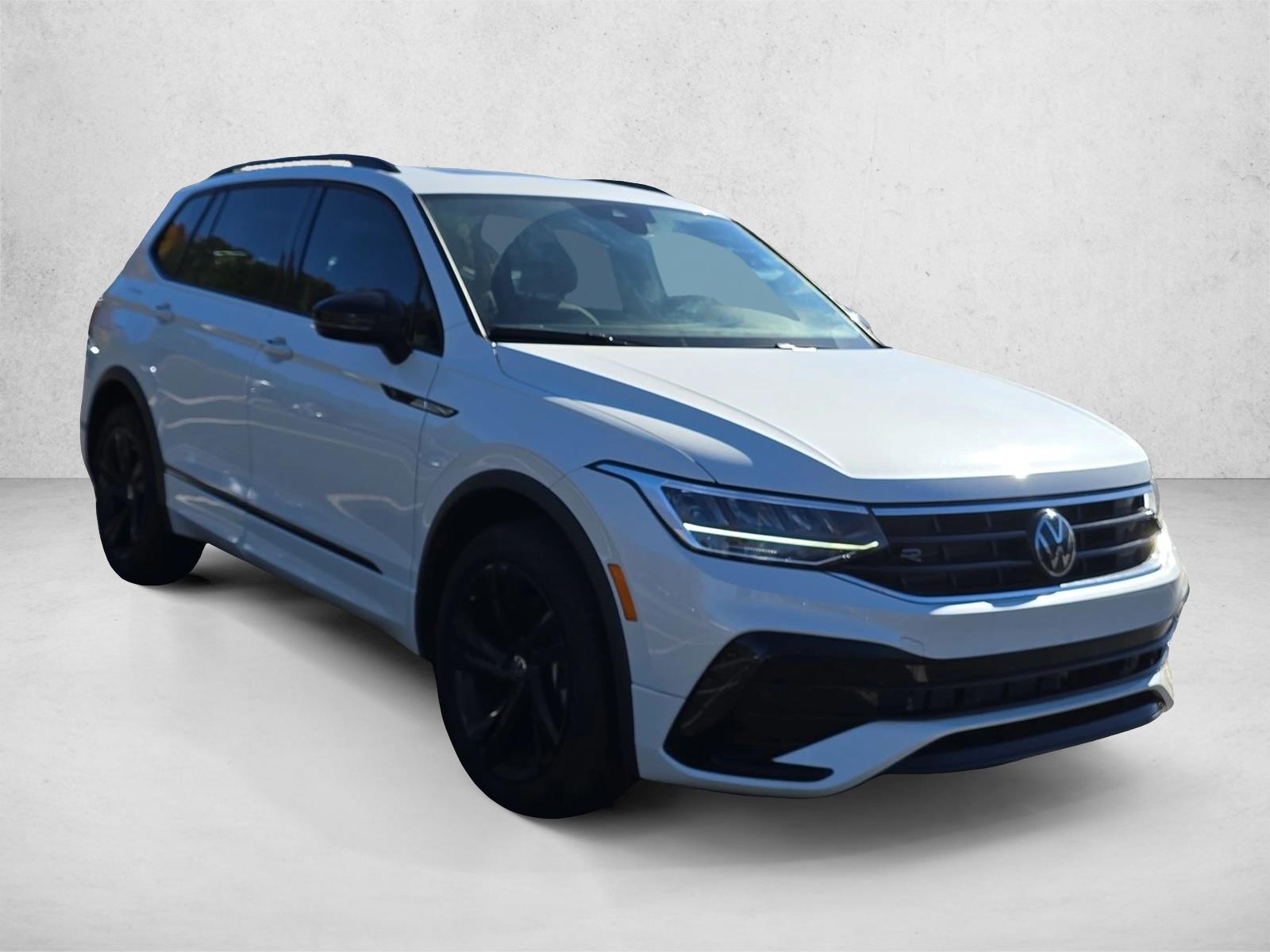 2024 Volkswagen Tiguan SE R-Line Black photo 3