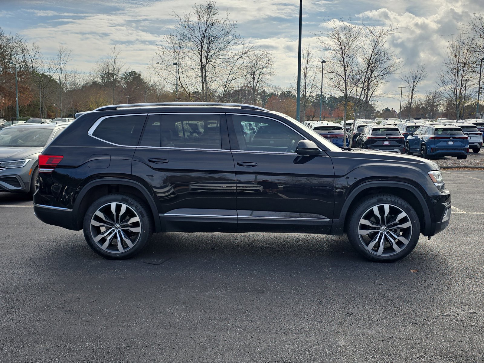 2019 Volkswagen Atlas V6 SEL Premium photo 4
